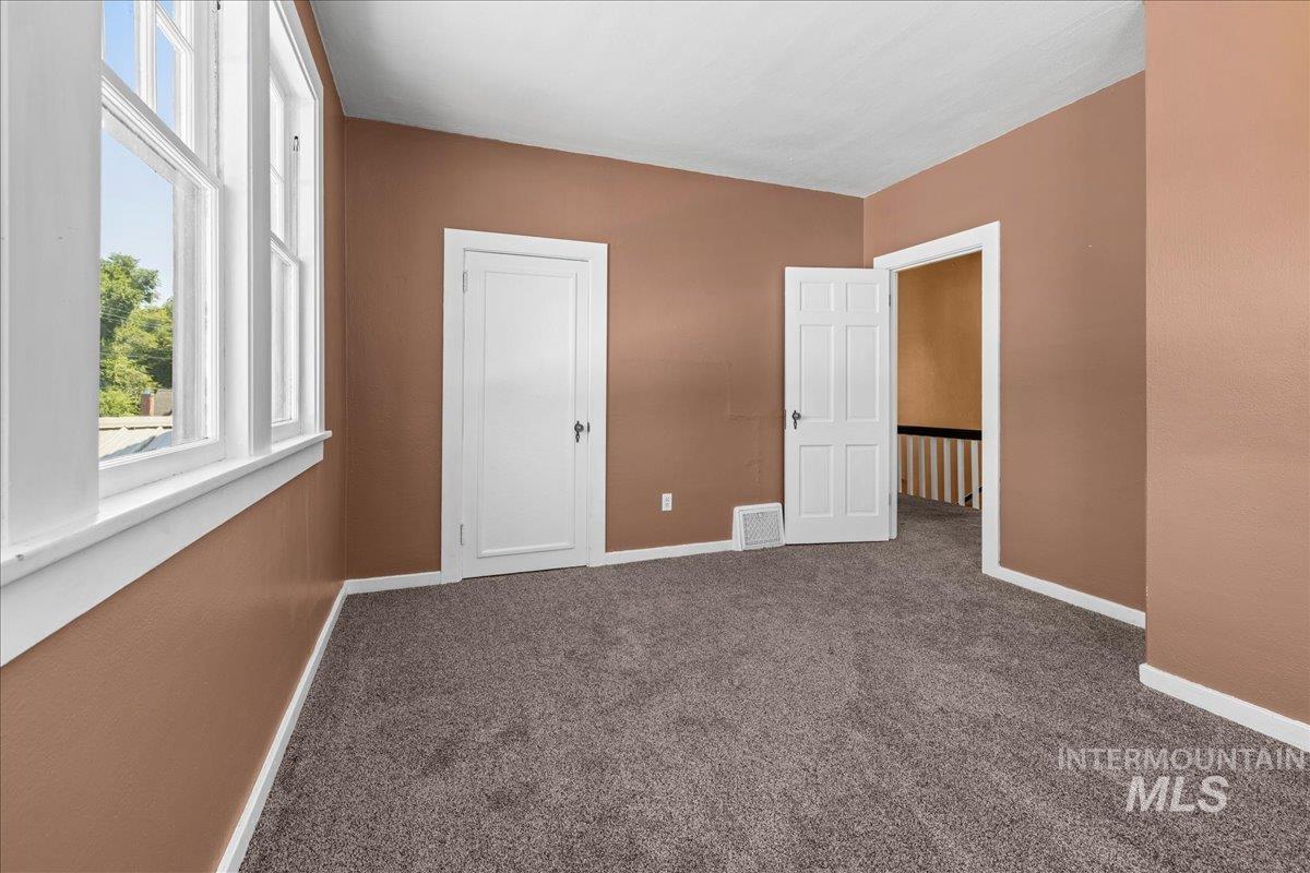 property viewer photo 36