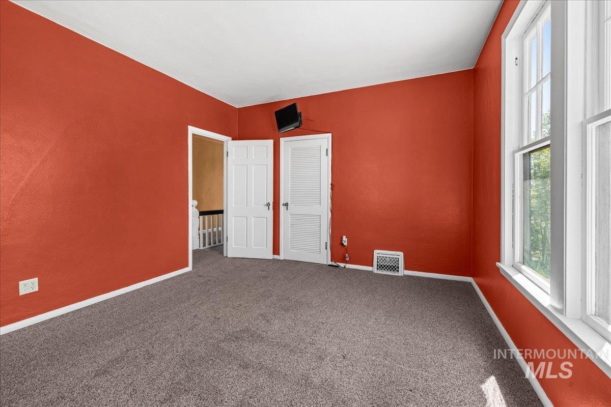 property viewer photo 42