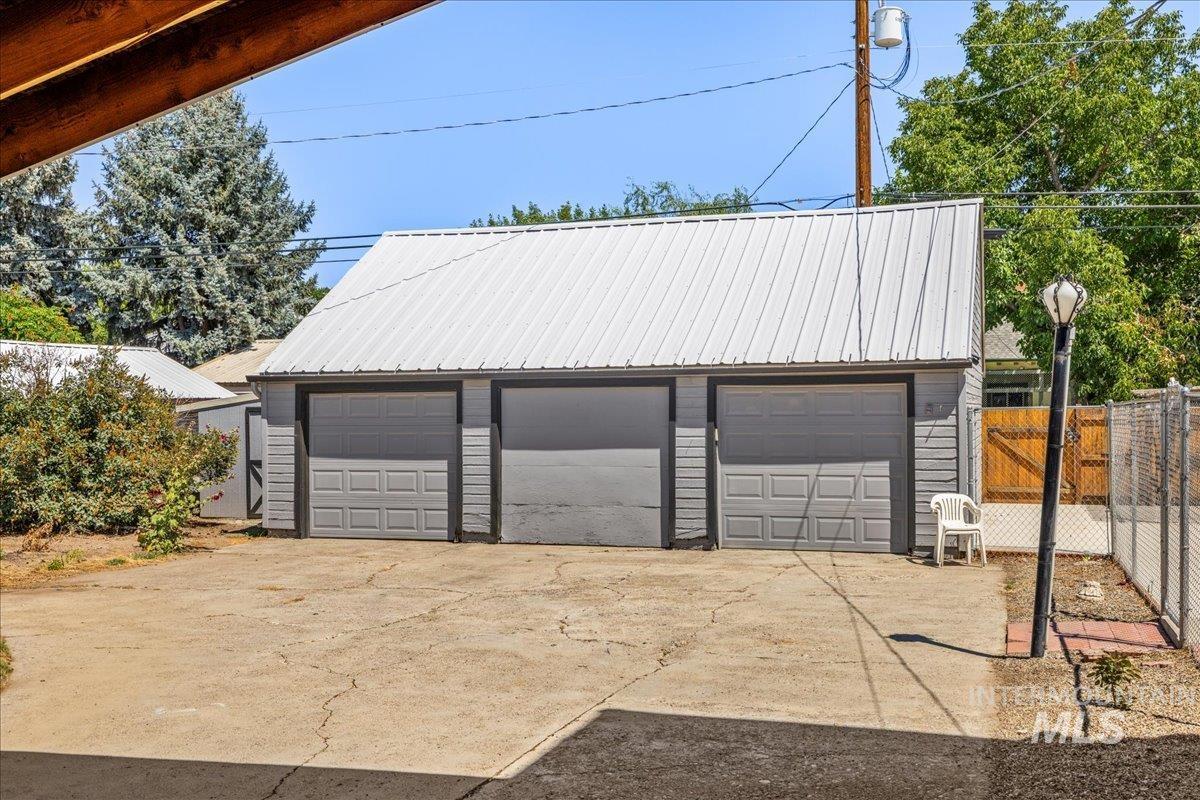 property viewer photo 47