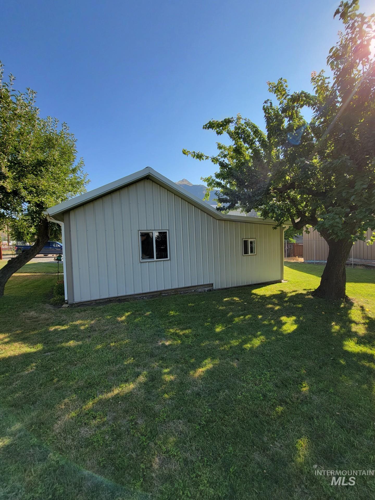 property viewer photo 2