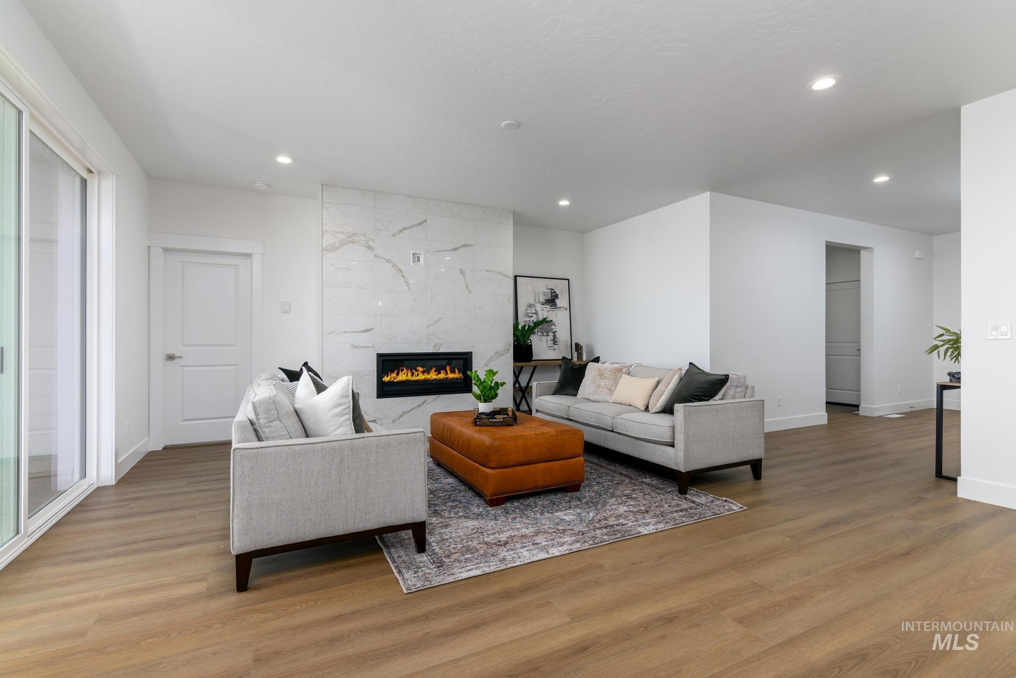 property viewer photo 3