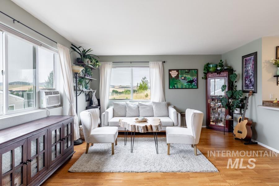 property viewer photo 7