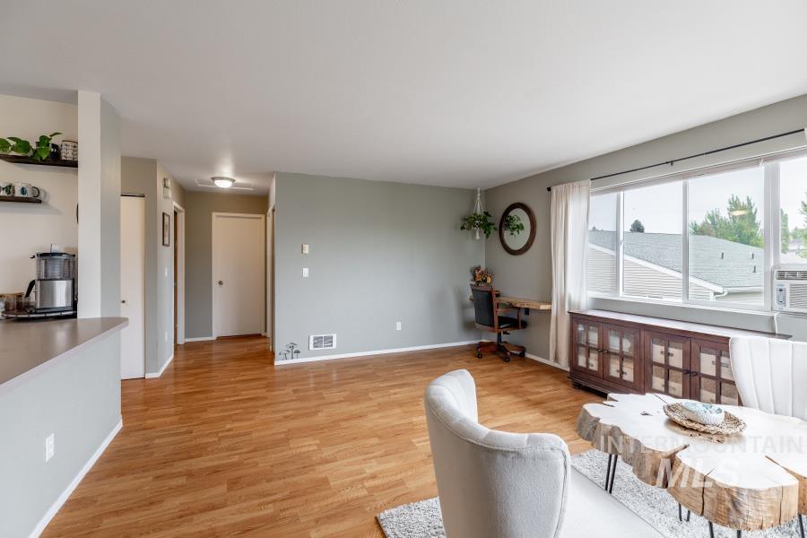 property viewer photo 9