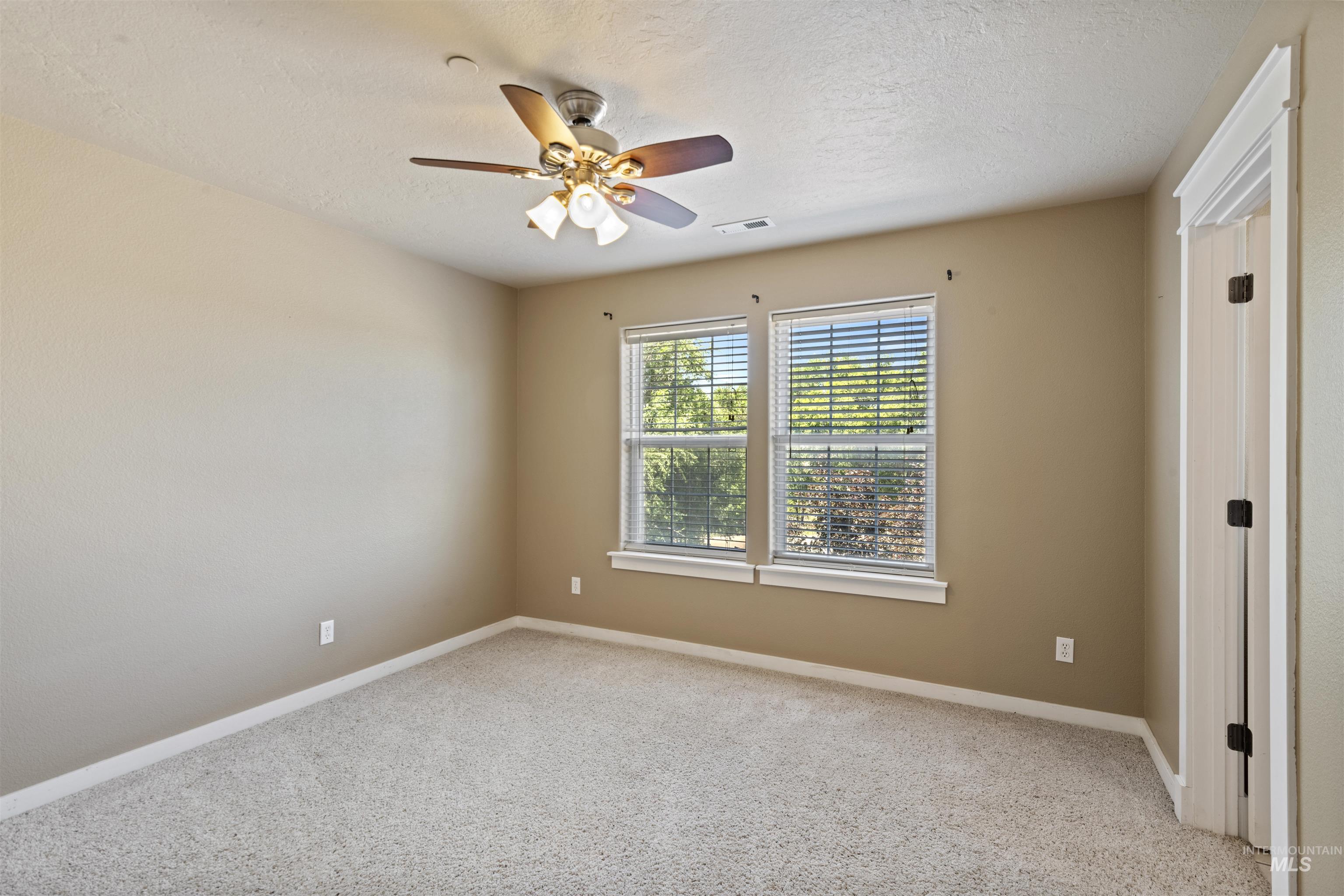 property viewer photo 24