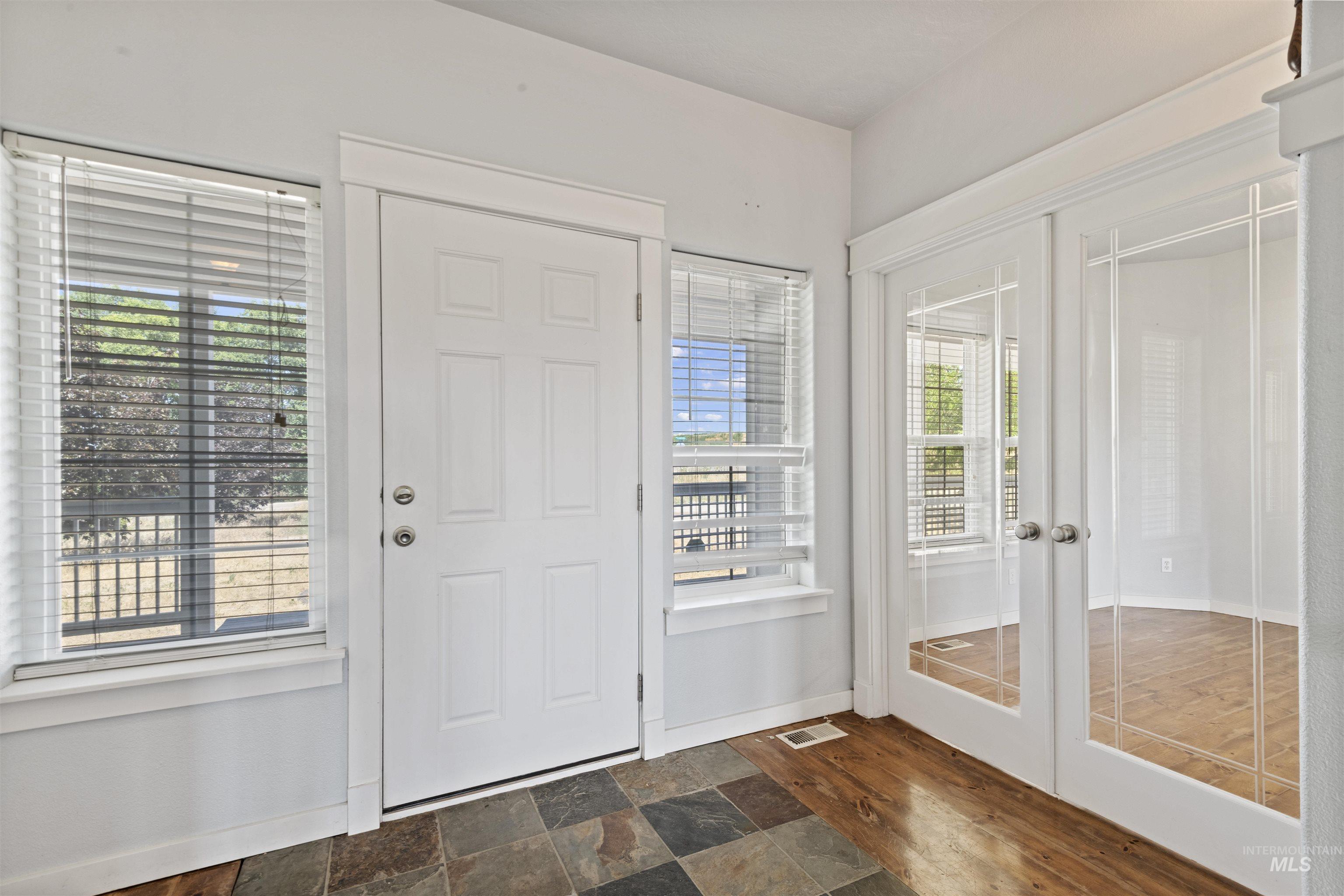 property viewer photo 7