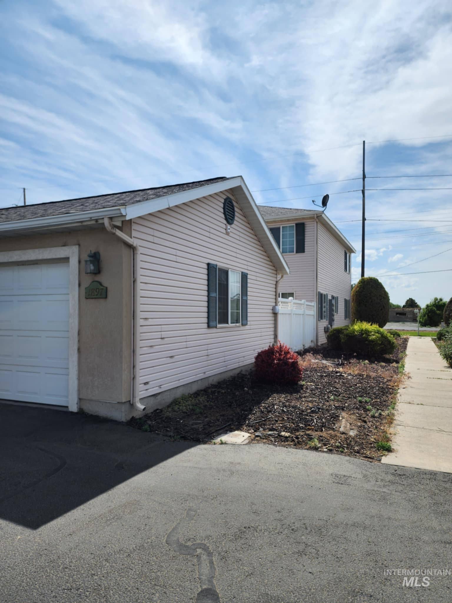 property viewer photo 20