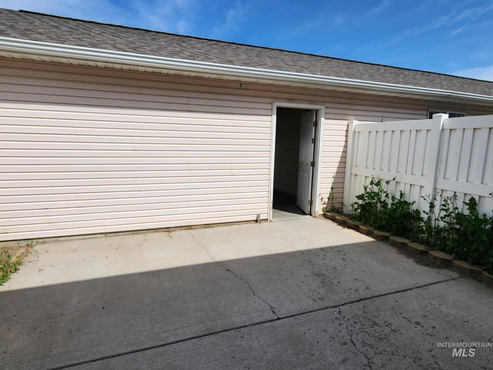 property viewer photo 23