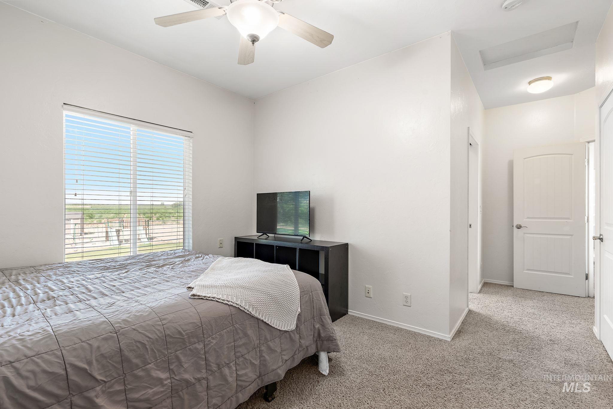 property viewer photo 26