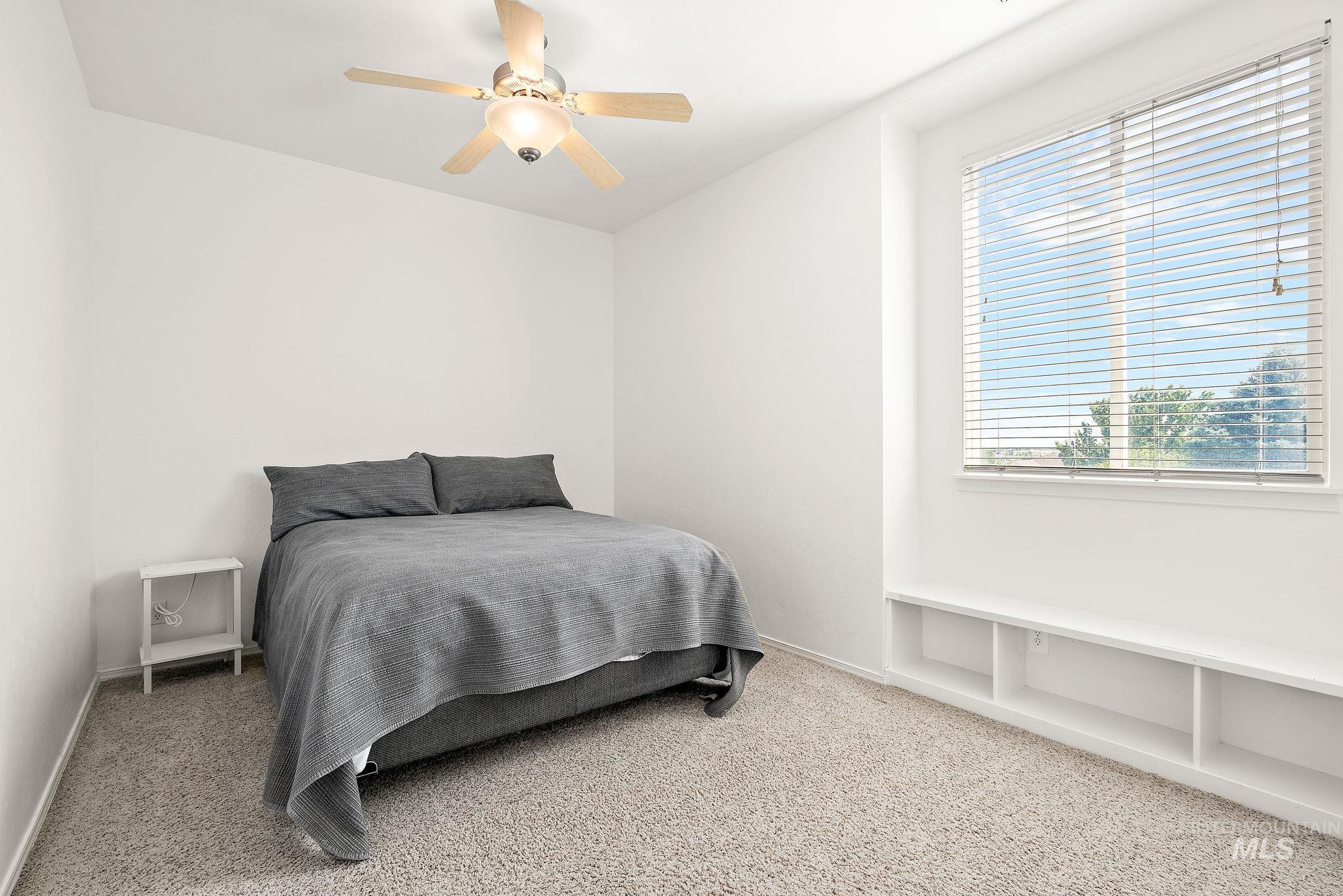 property viewer photo 30