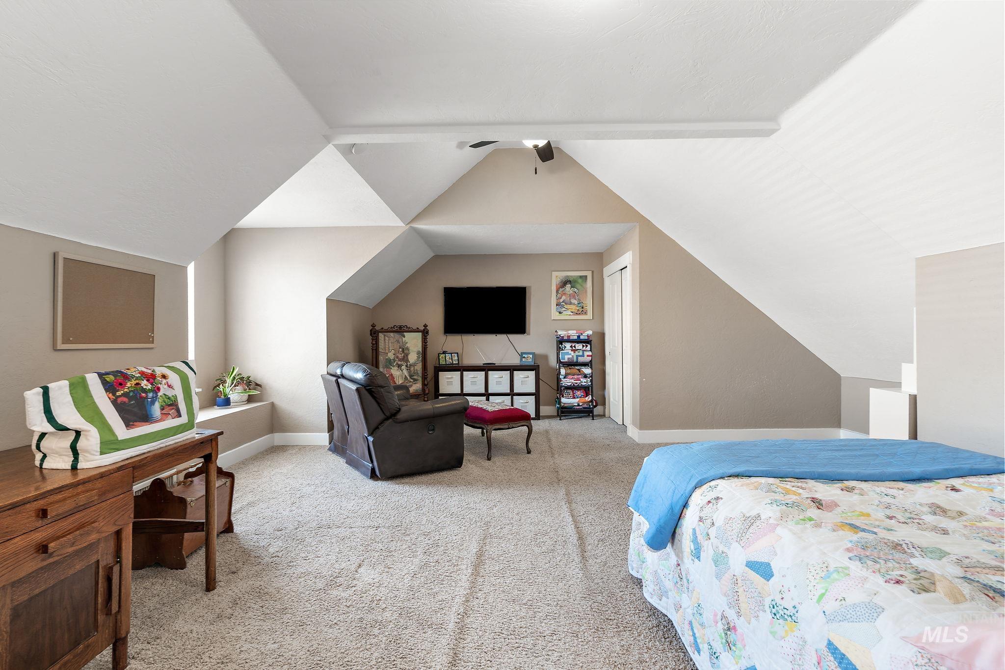 property viewer photo 35