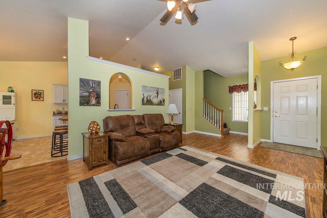 property viewer photo 3