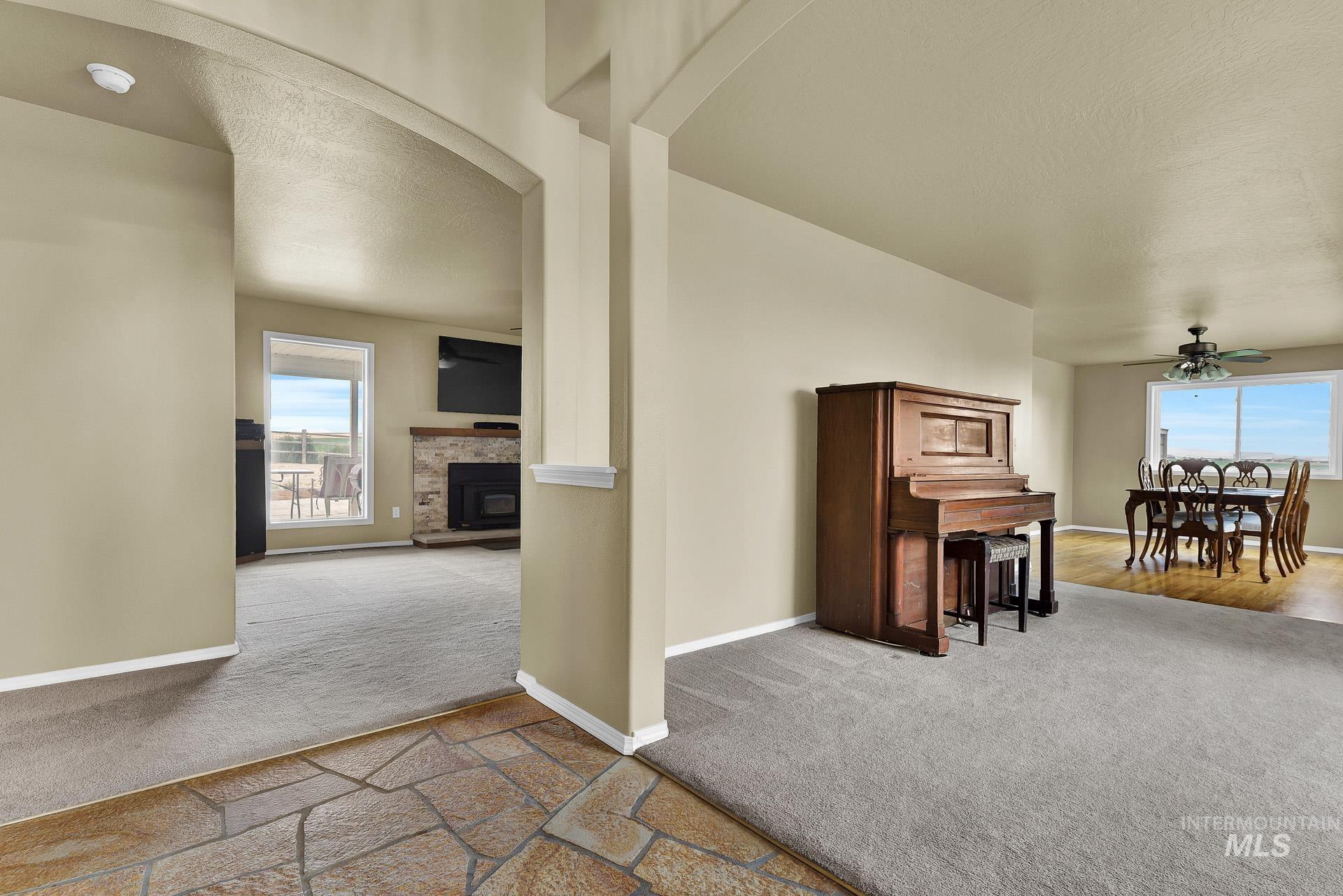 property viewer photo 5