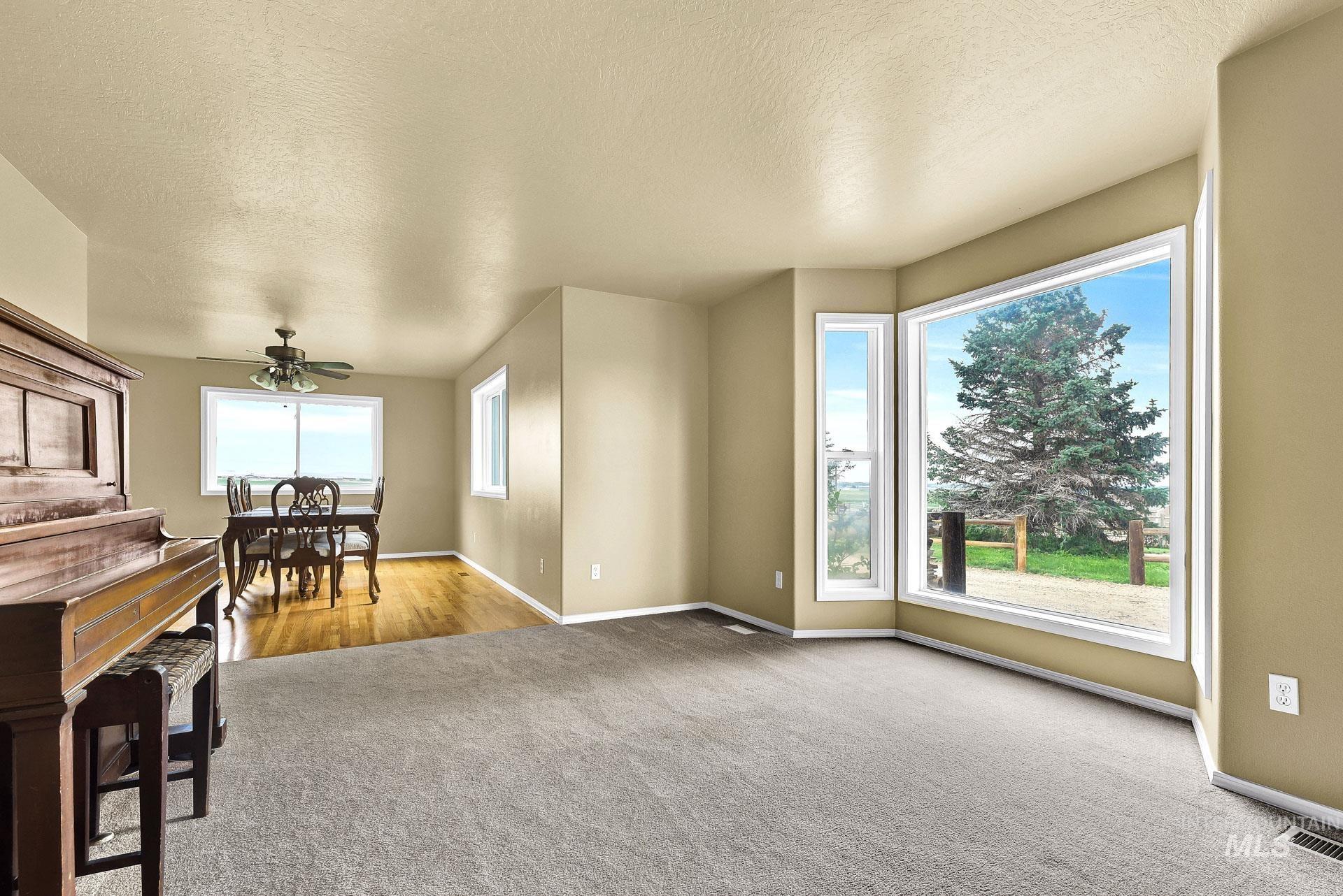 property viewer photo 7