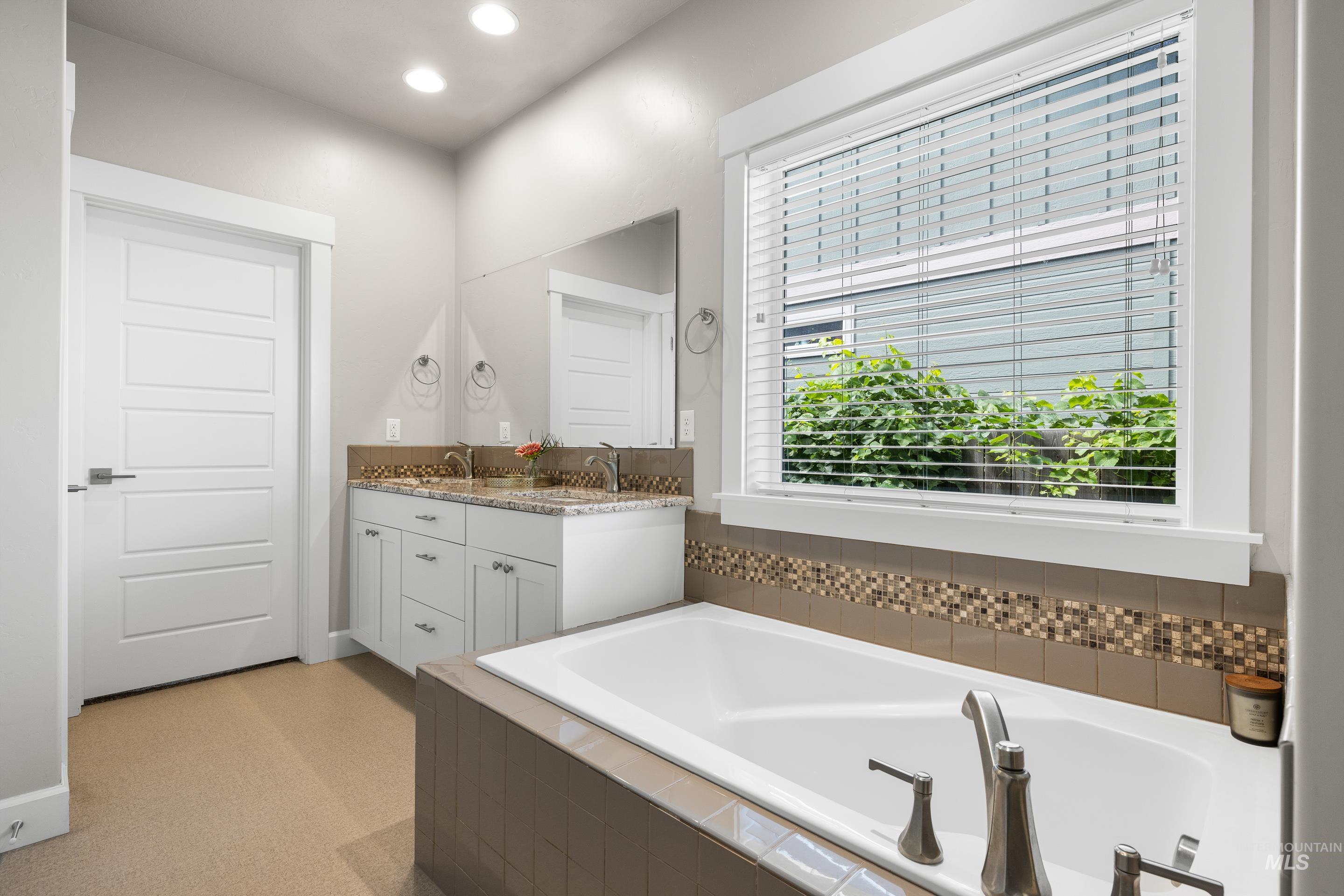 property viewer photo 26