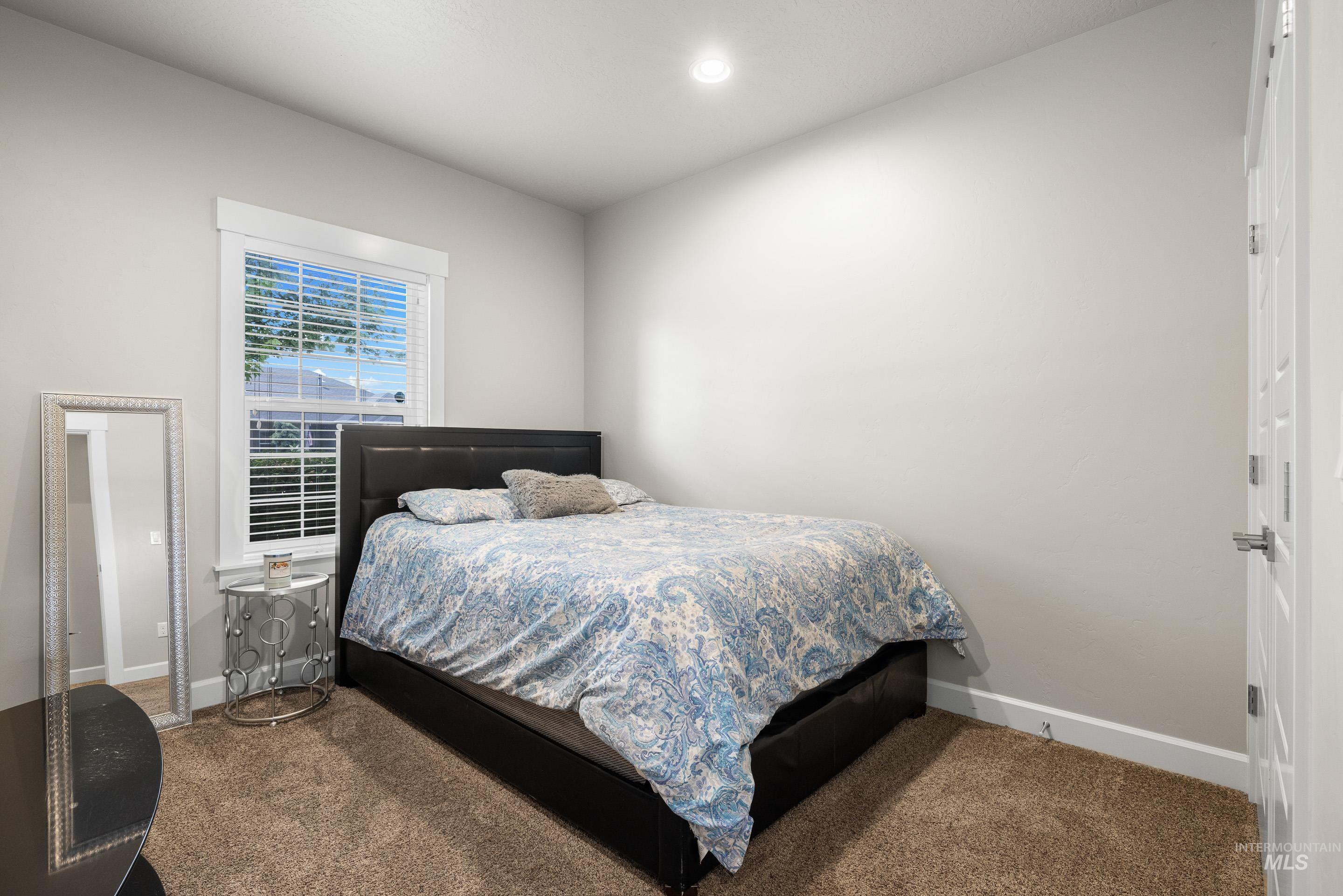 property viewer photo 30