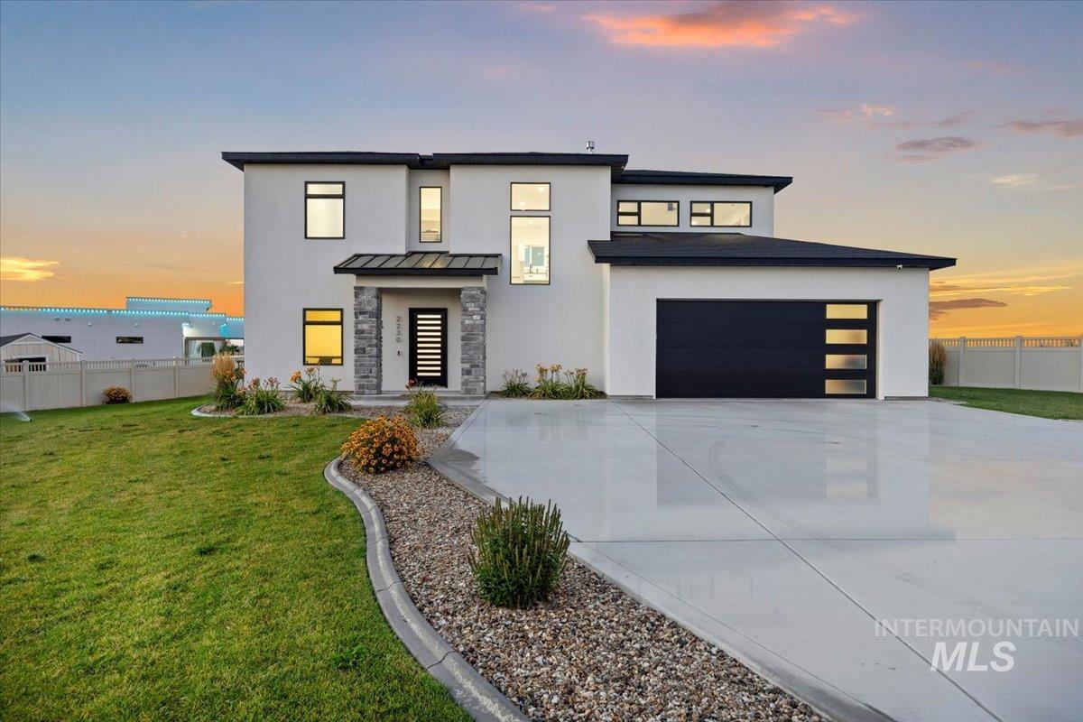 main property photo 8