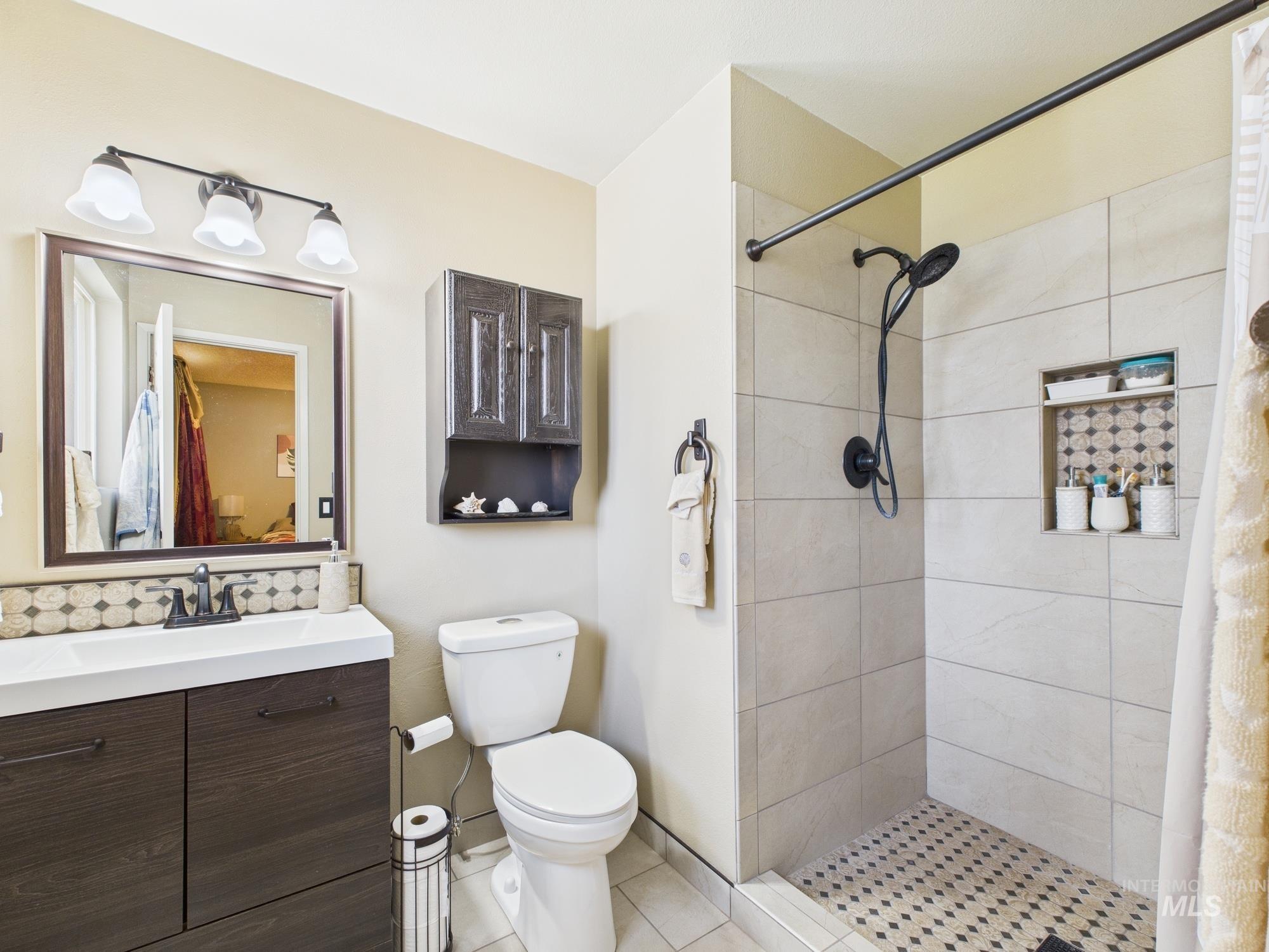 property viewer photo 18