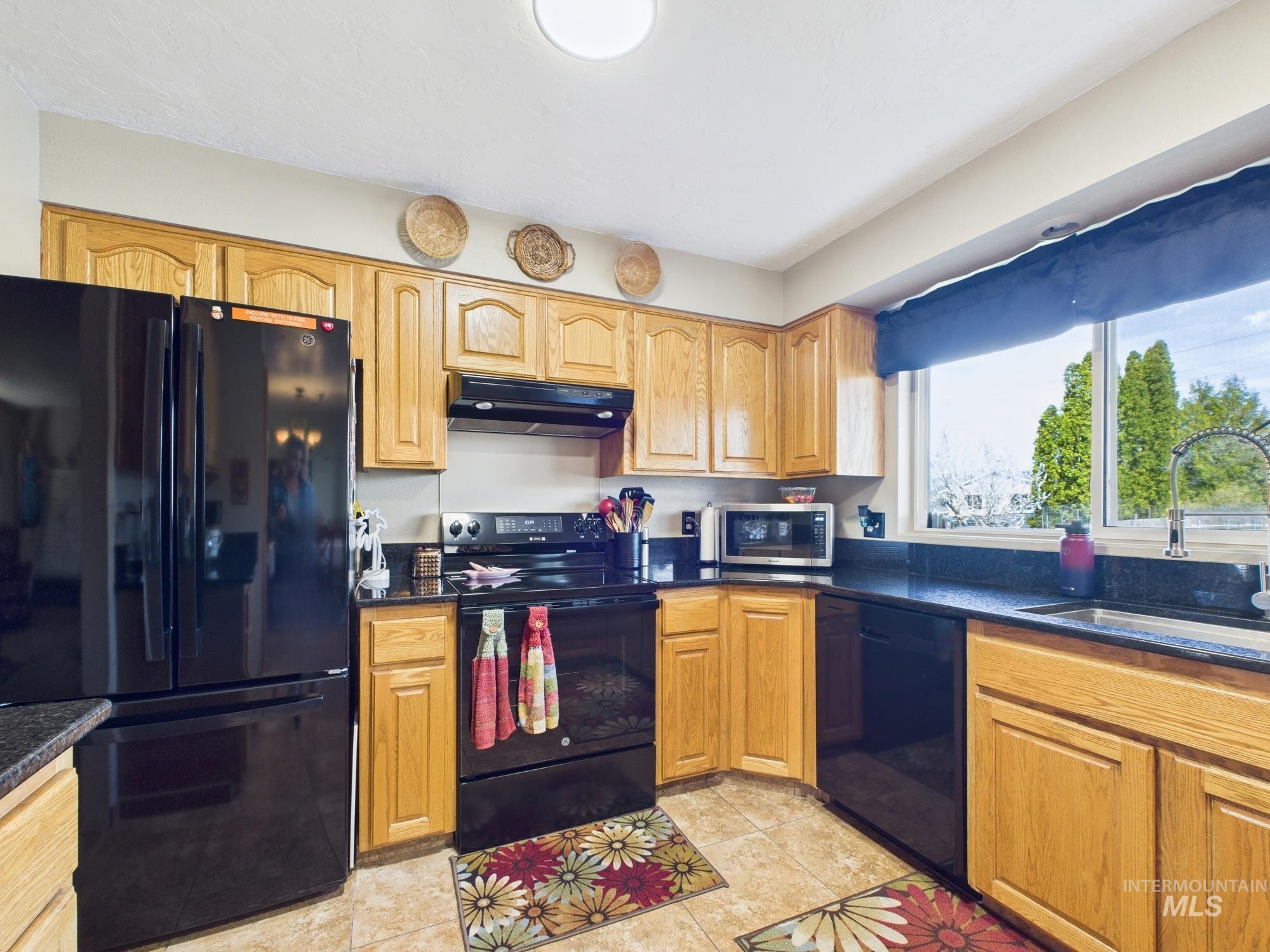 property viewer photo 3