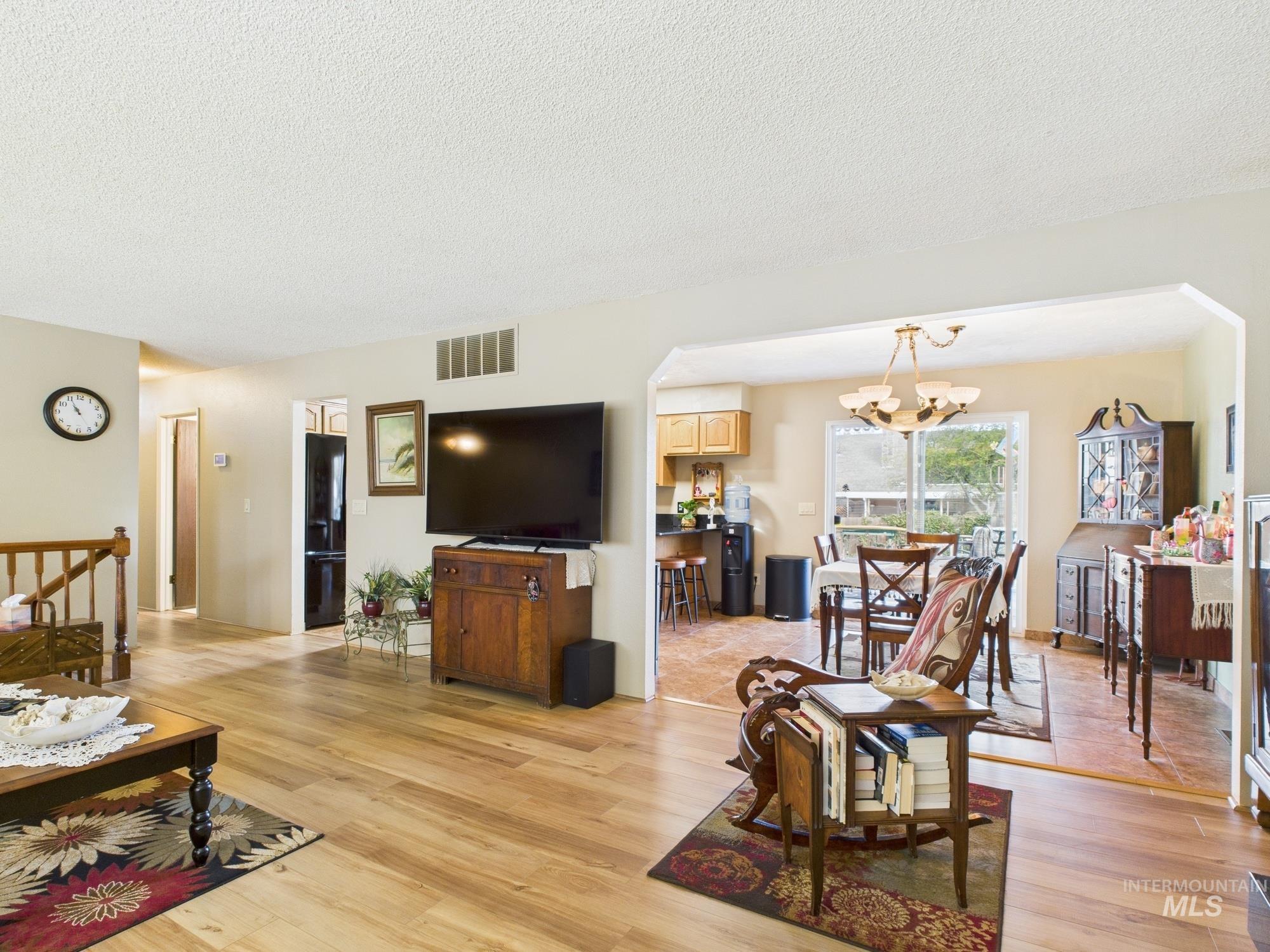 property viewer photo 9