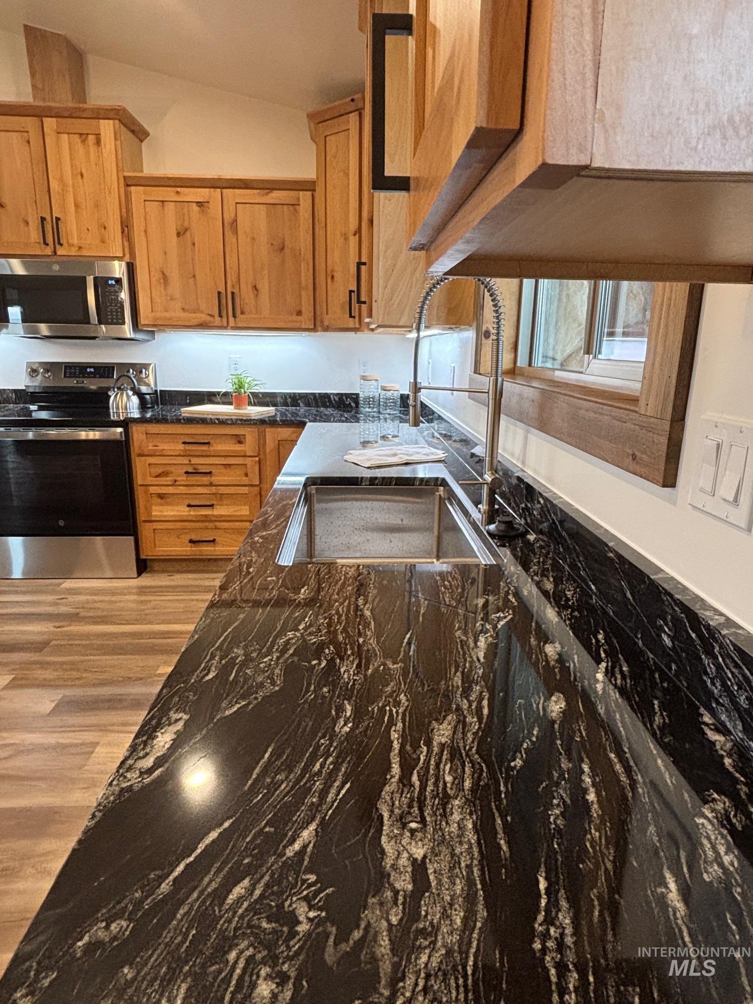 property viewer photo 10