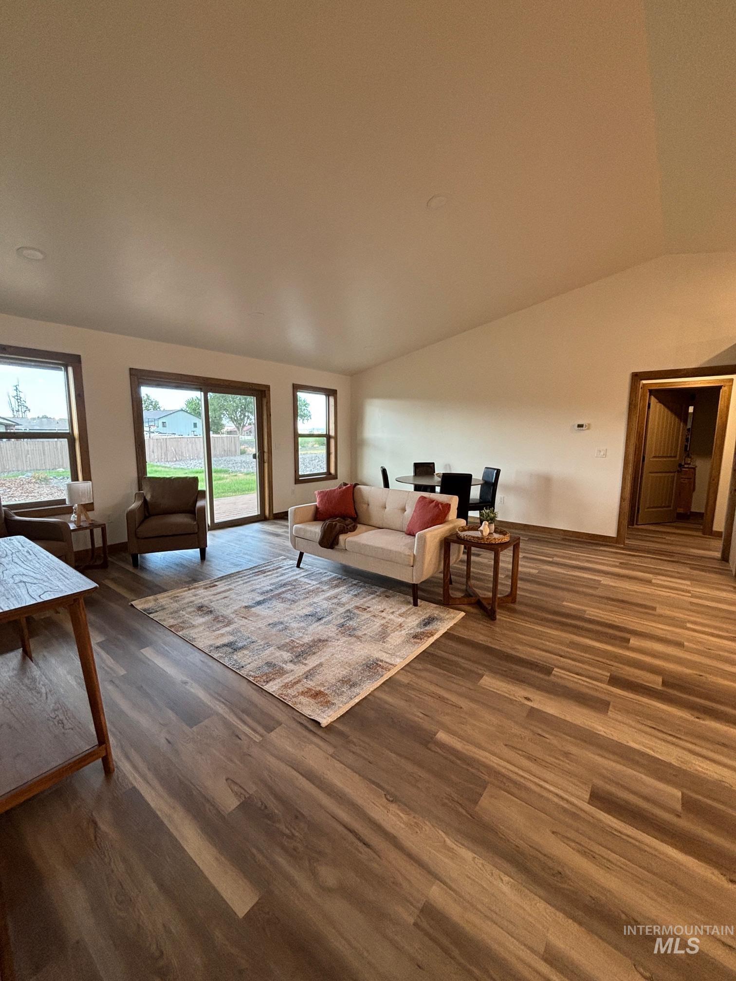 property viewer photo 11