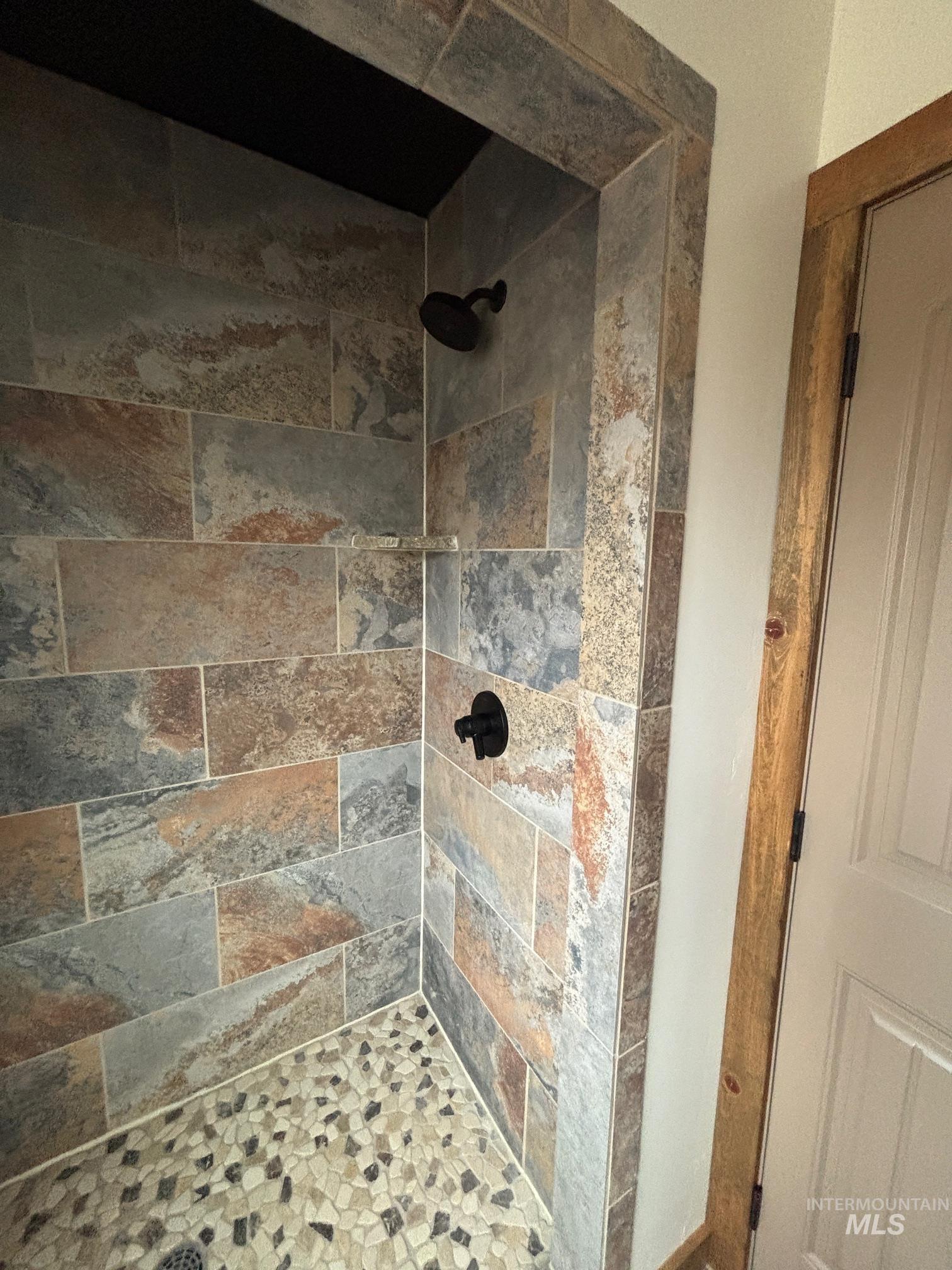 property viewer photo 18