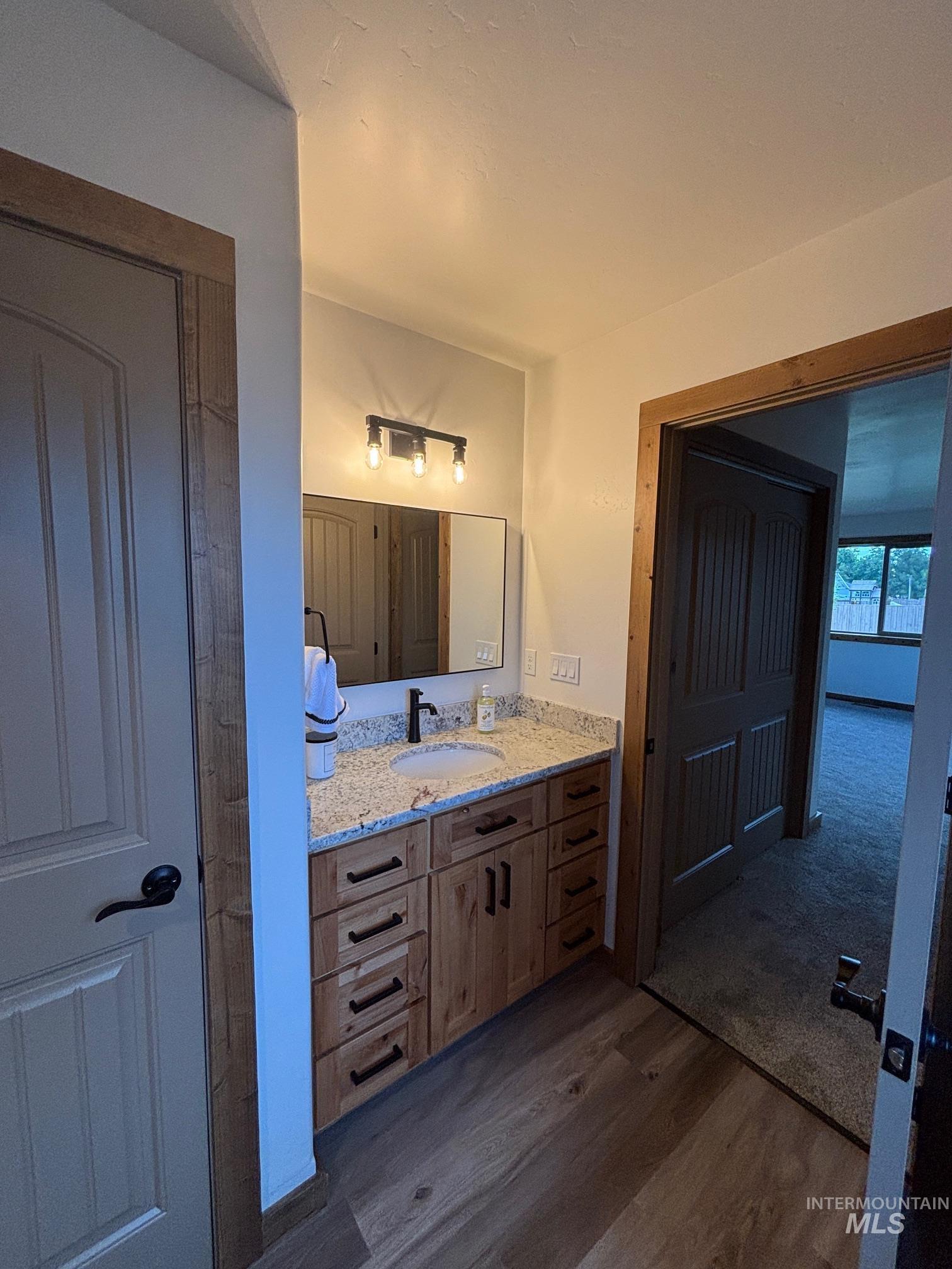 property viewer photo 24