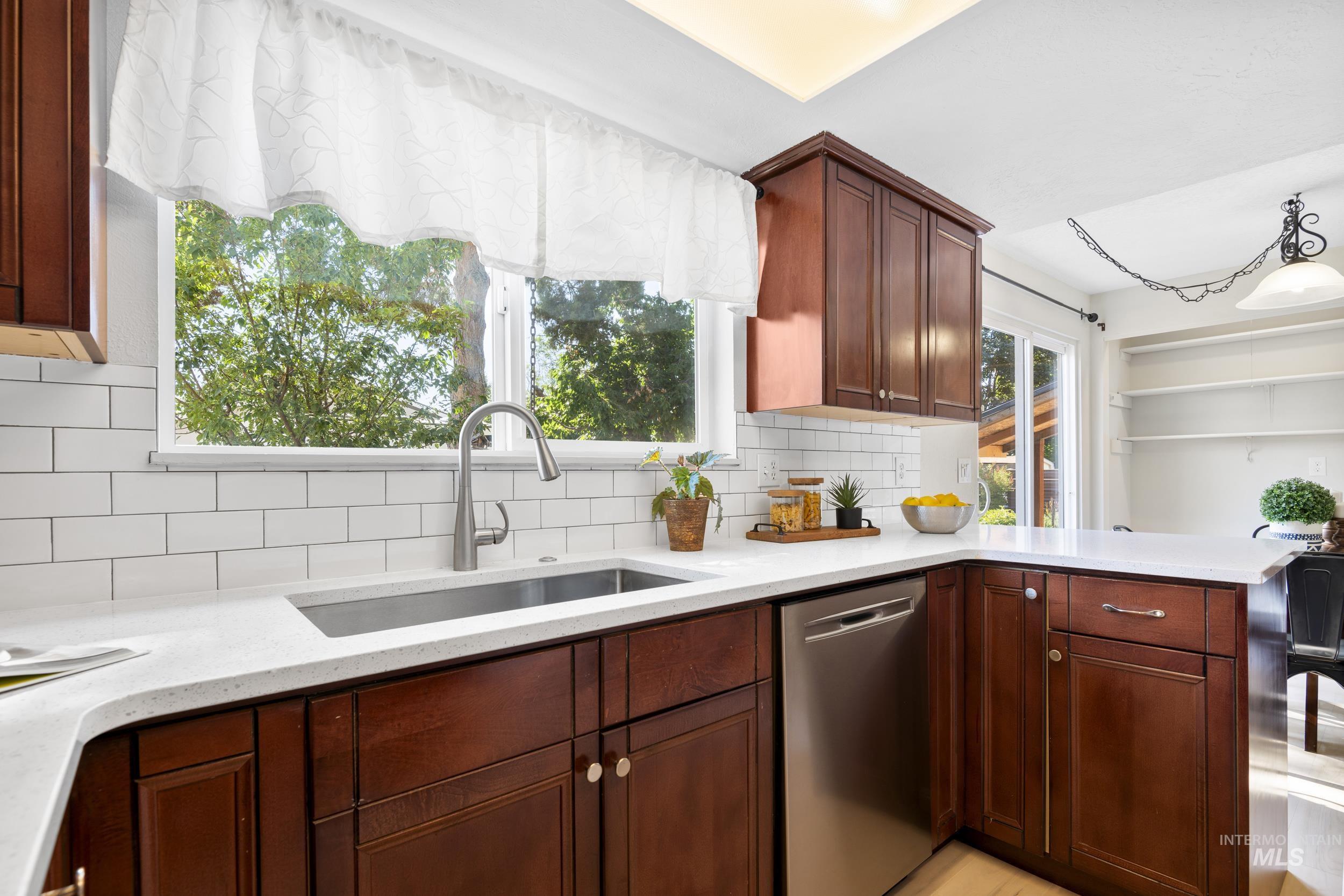 property viewer photo 16