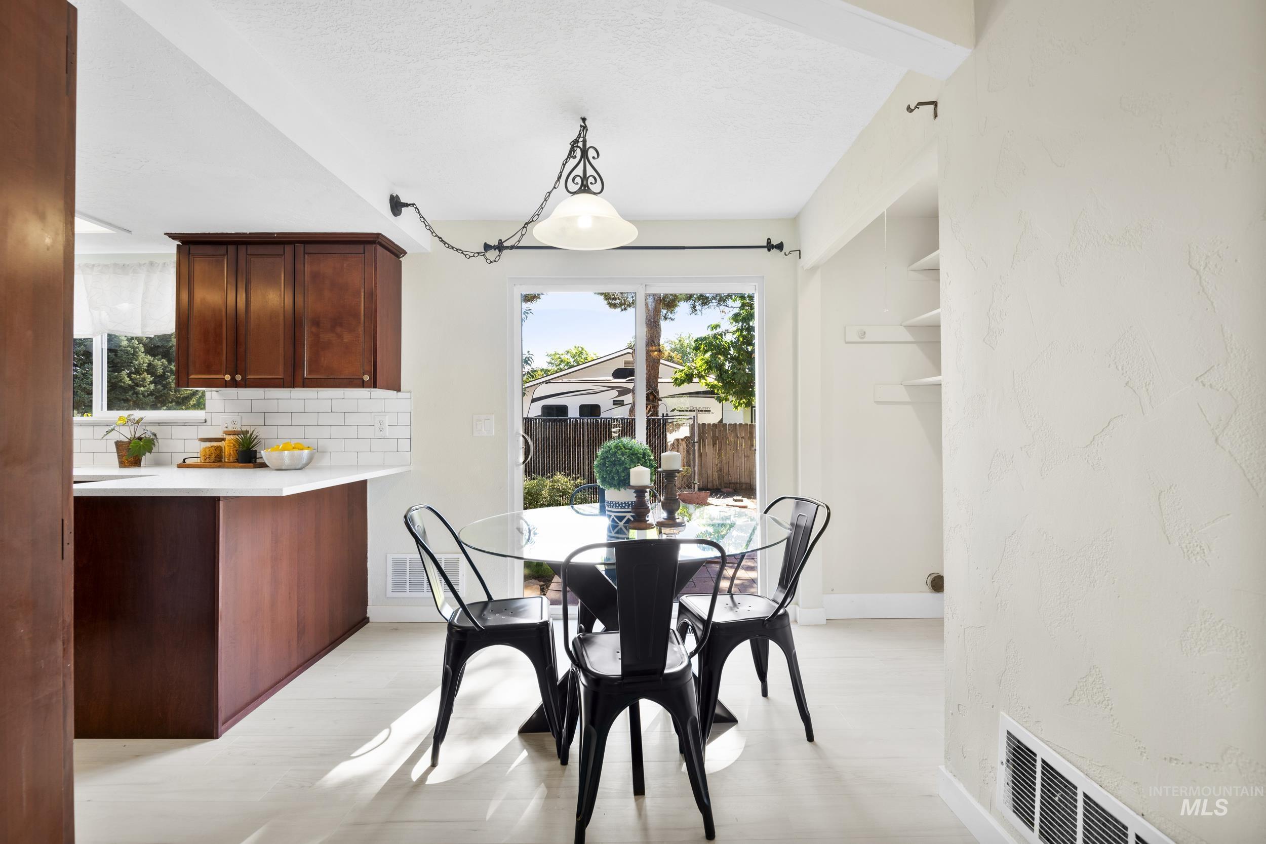 property viewer photo 18
