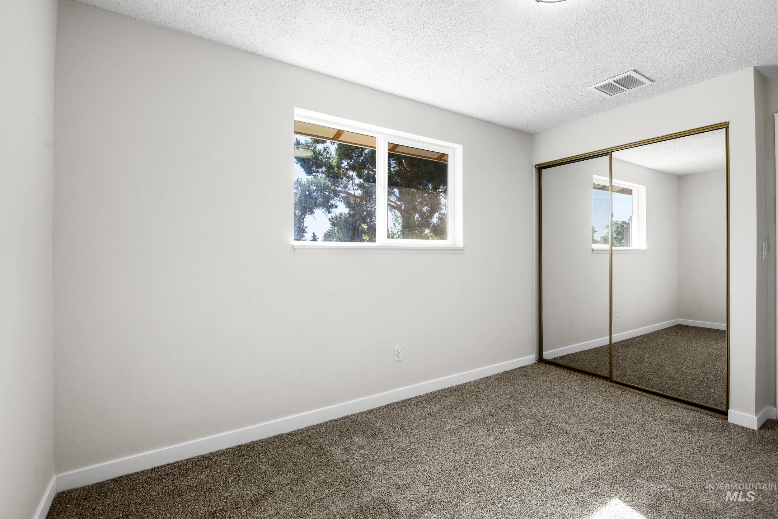 property viewer photo 25