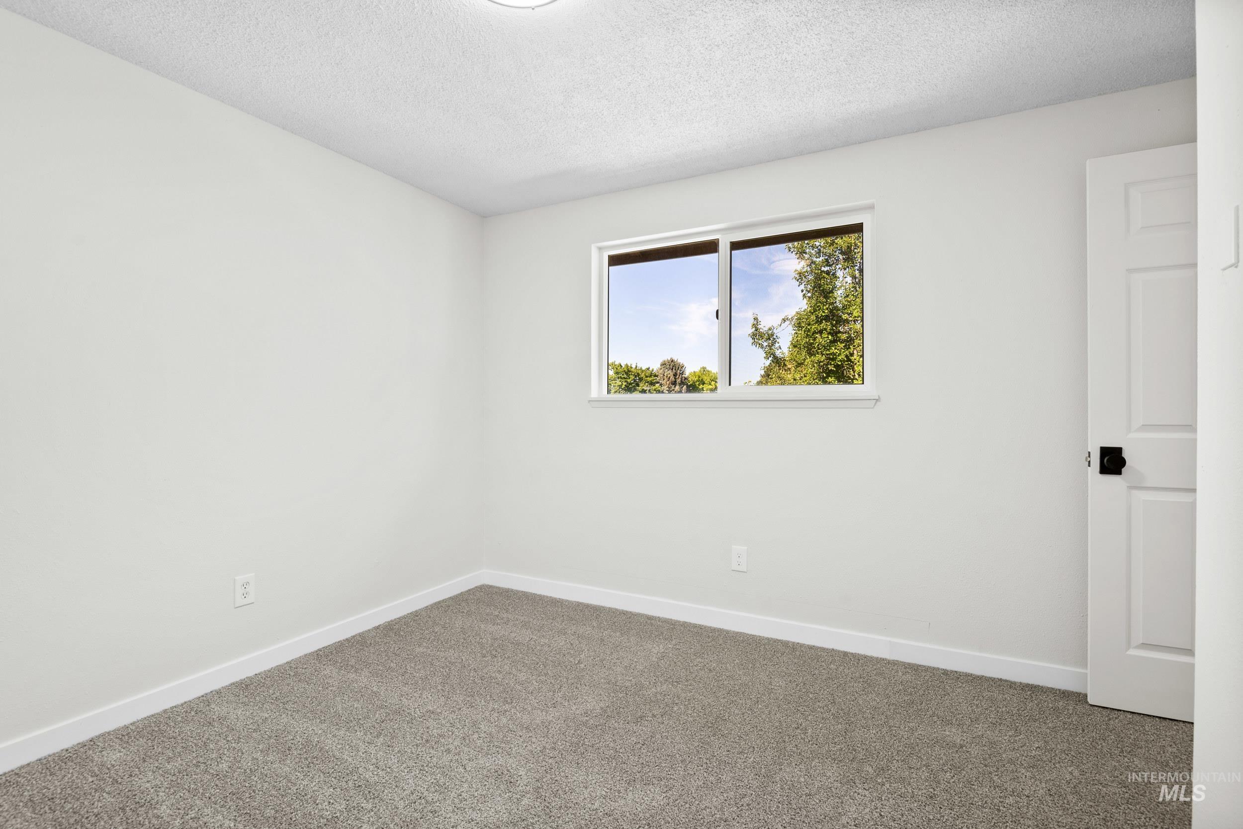 property viewer photo 30
