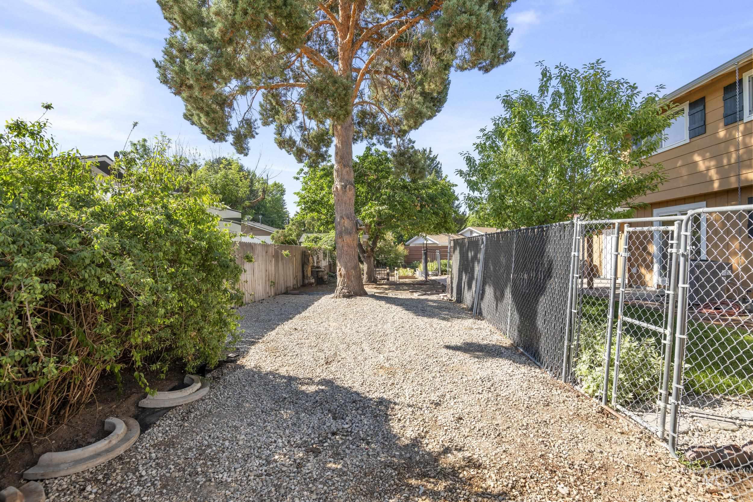 property viewer photo 32