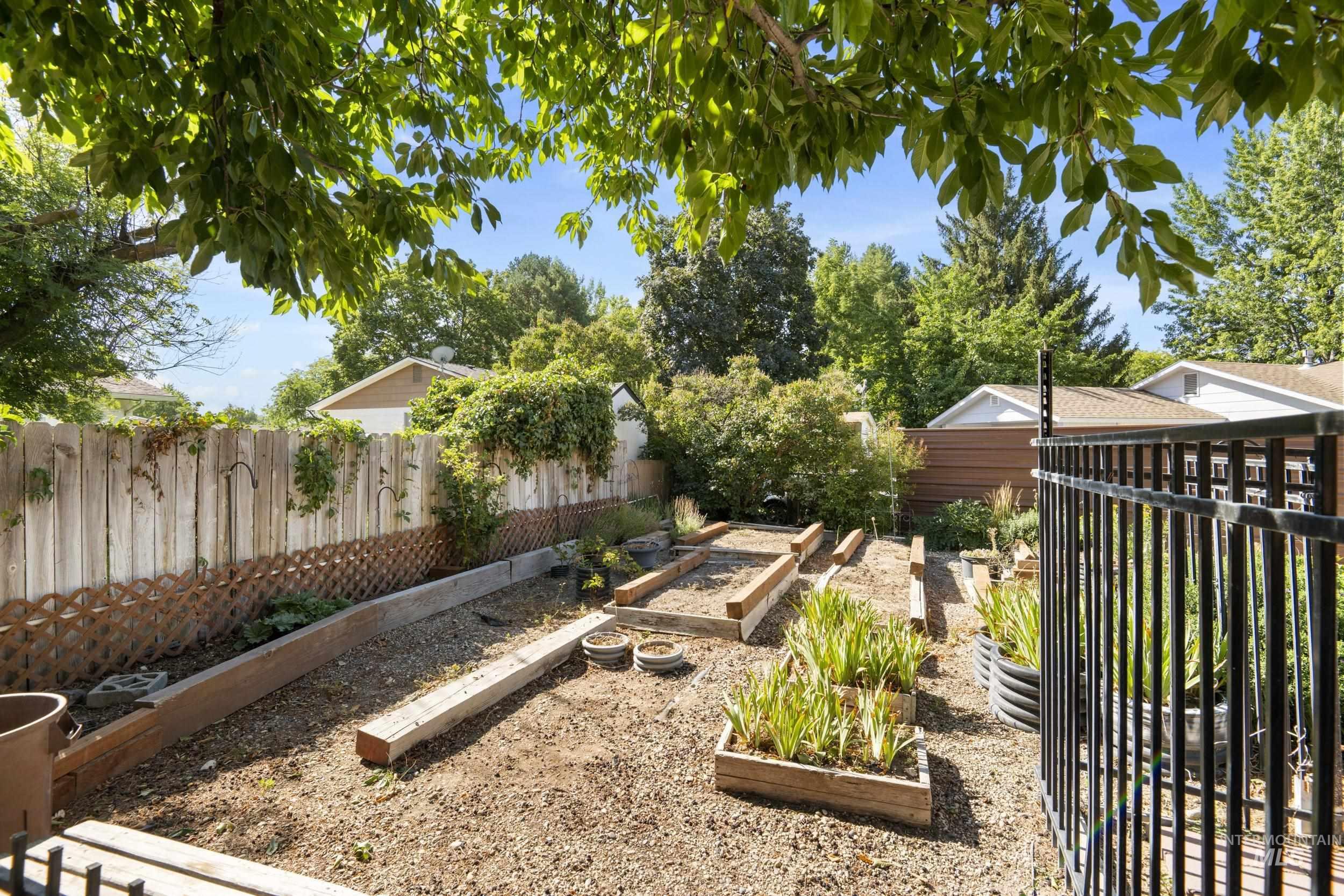 property viewer photo 35
