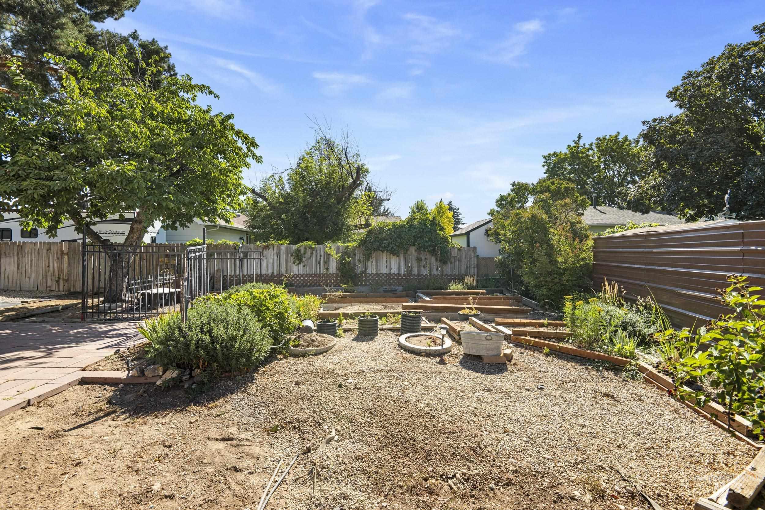 property viewer photo 36