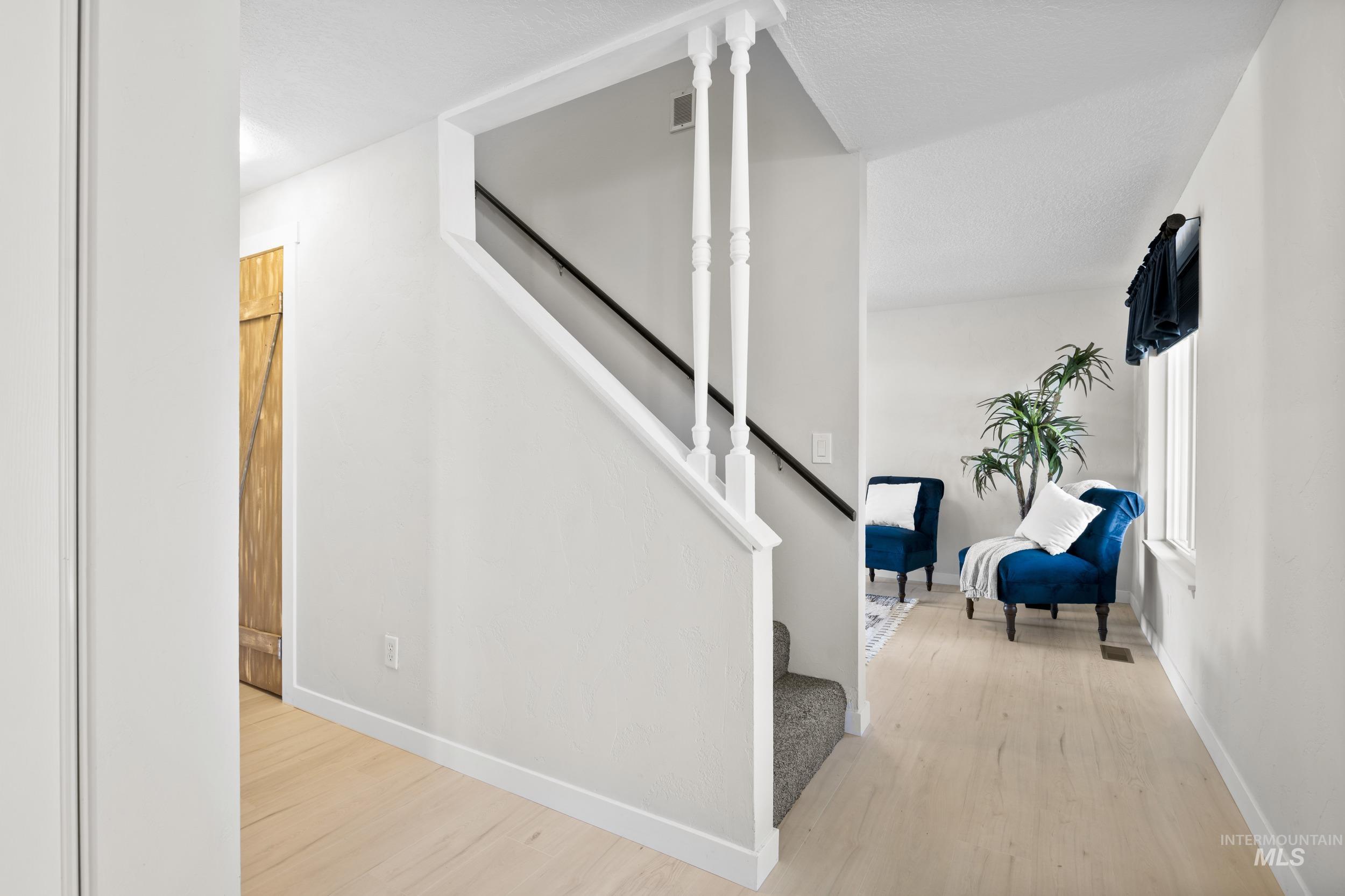 property viewer photo 7