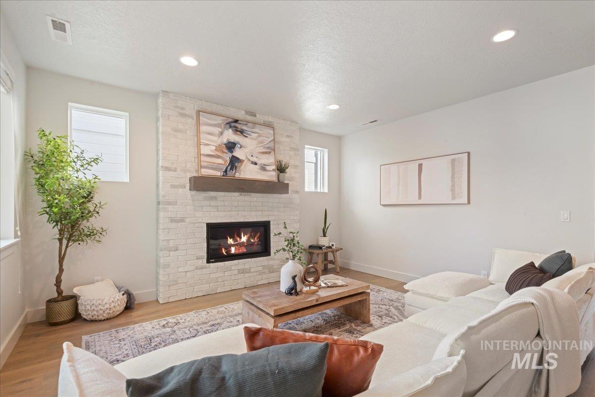 property viewer photo 7