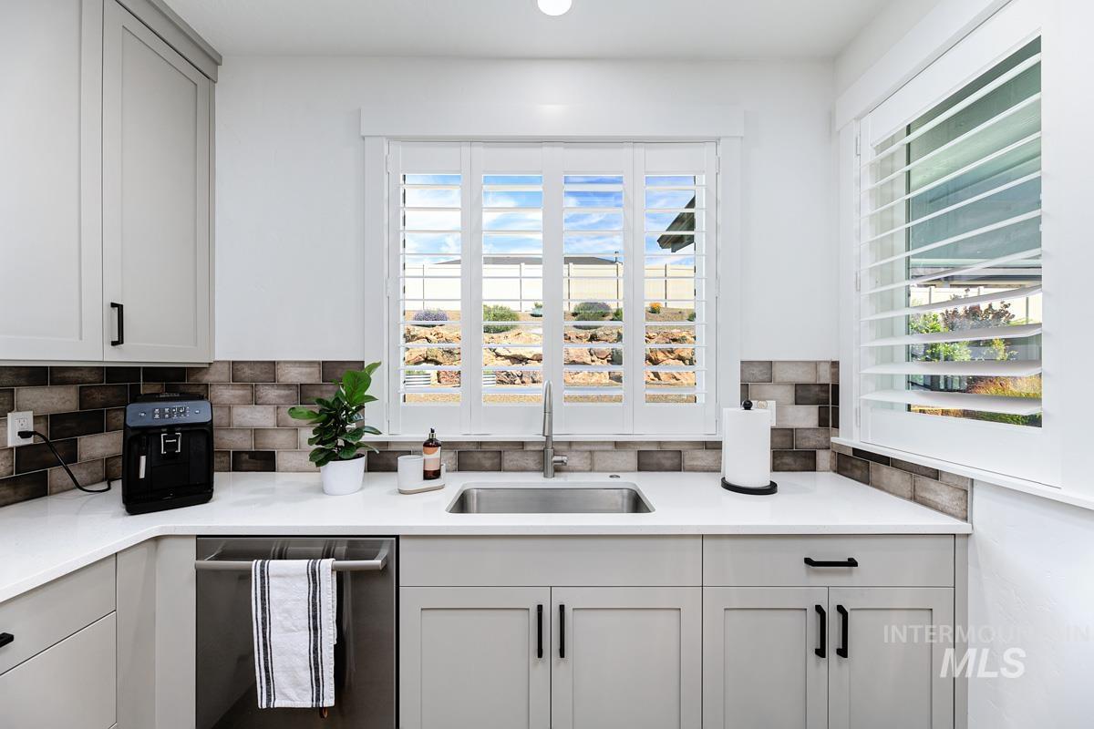 property viewer photo 6