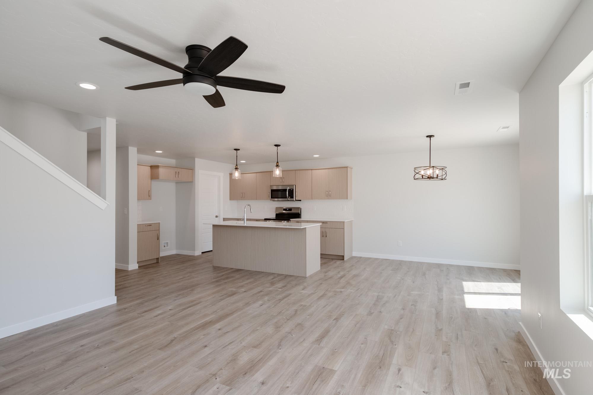 property viewer photo 12