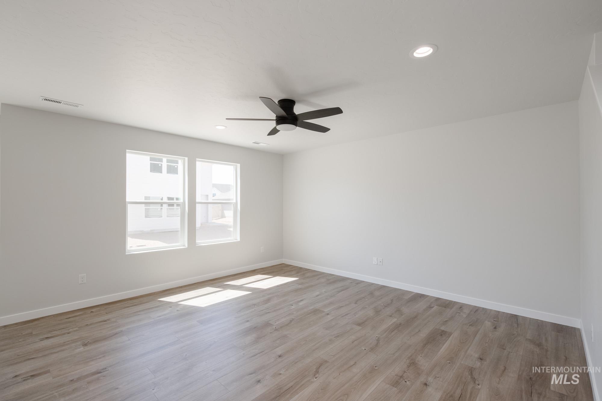 property viewer photo 14
