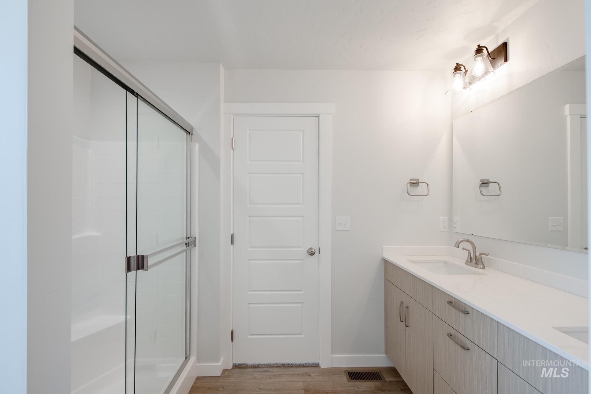 property viewer photo 19