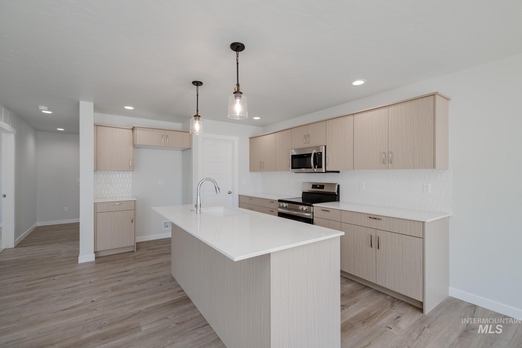property viewer photo 3