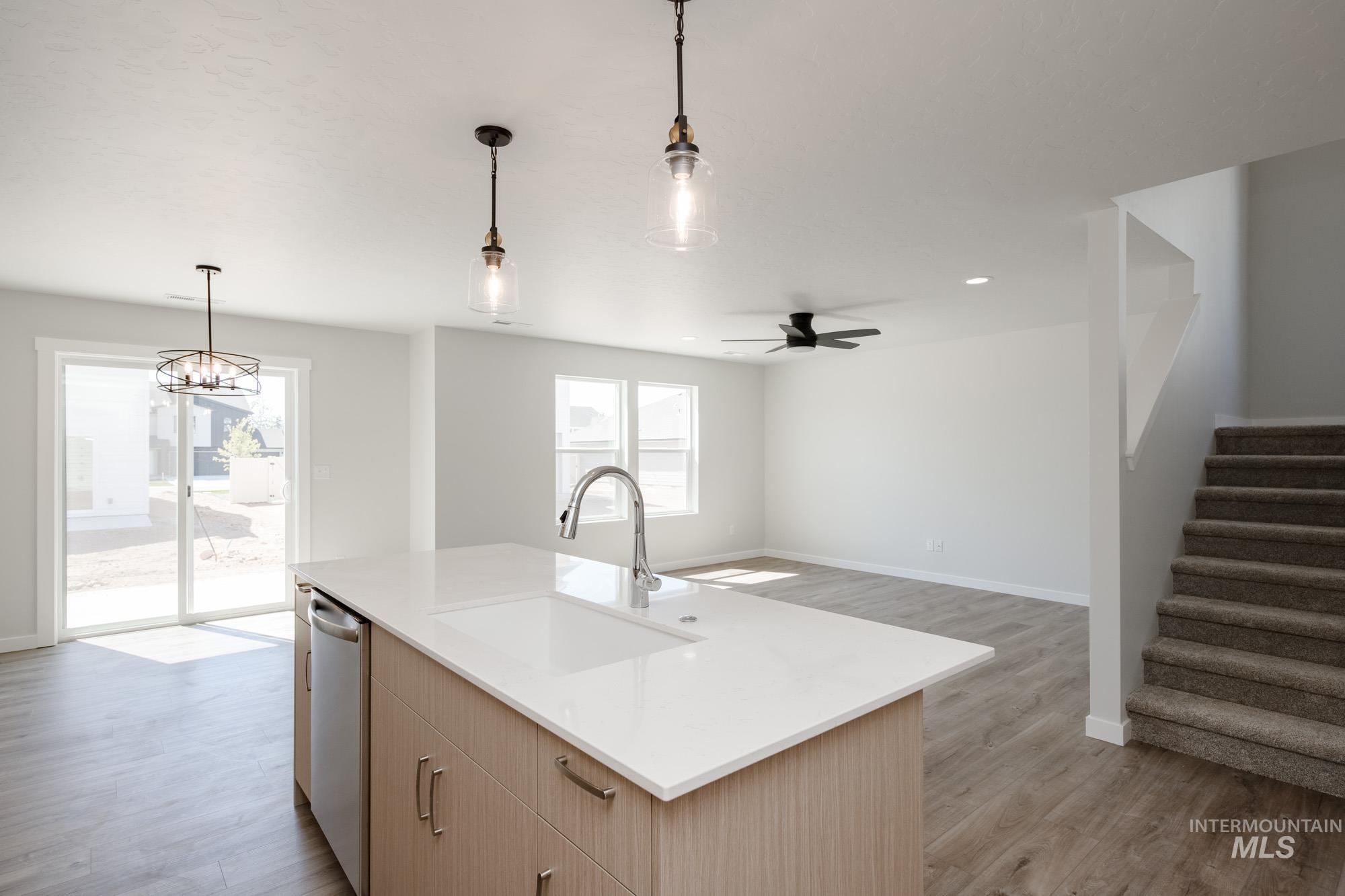 property viewer photo 5