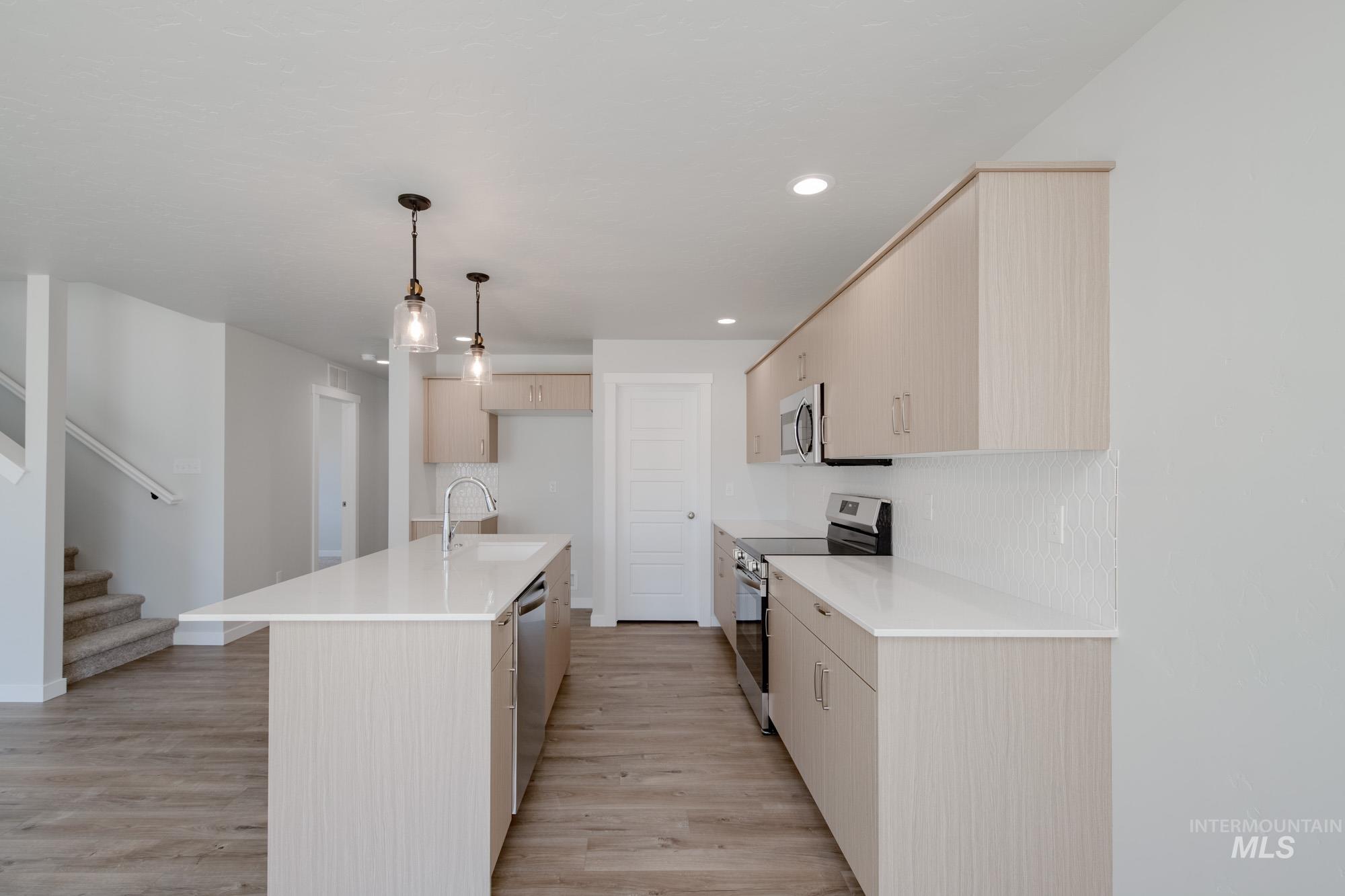 property viewer photo 6