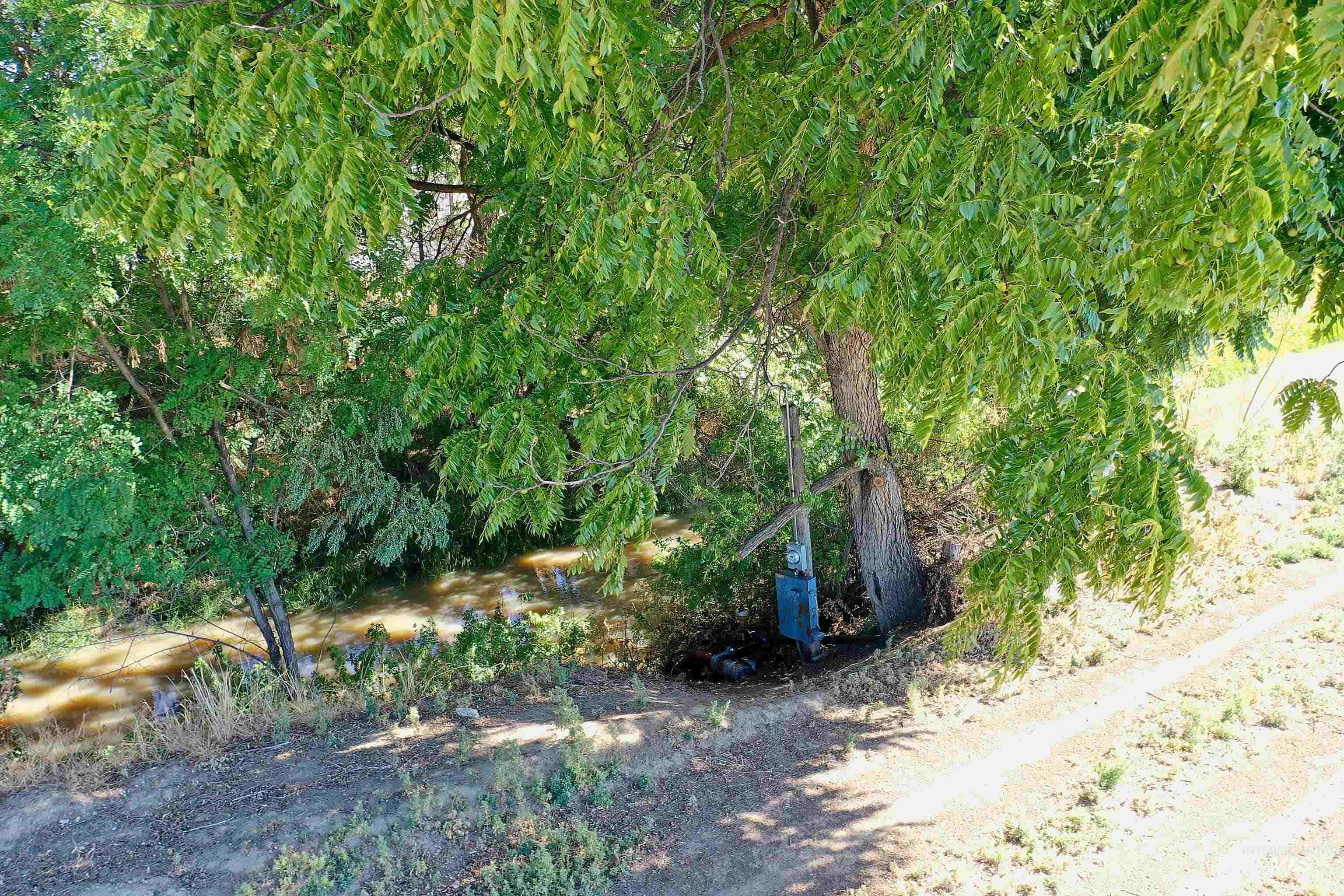 main property photo 11