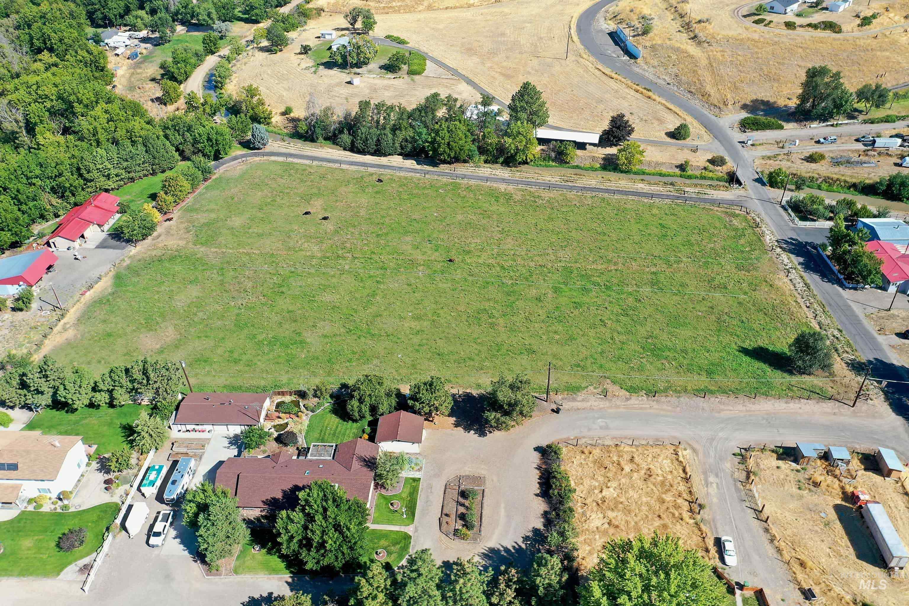 main property photo 5