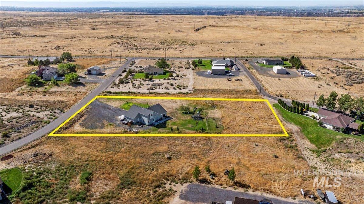 main property photo 37