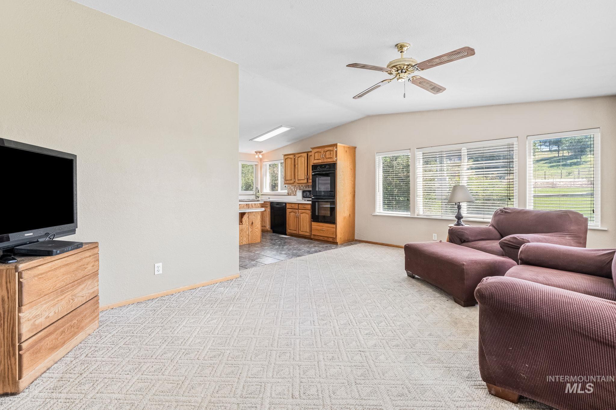 property viewer photo 7