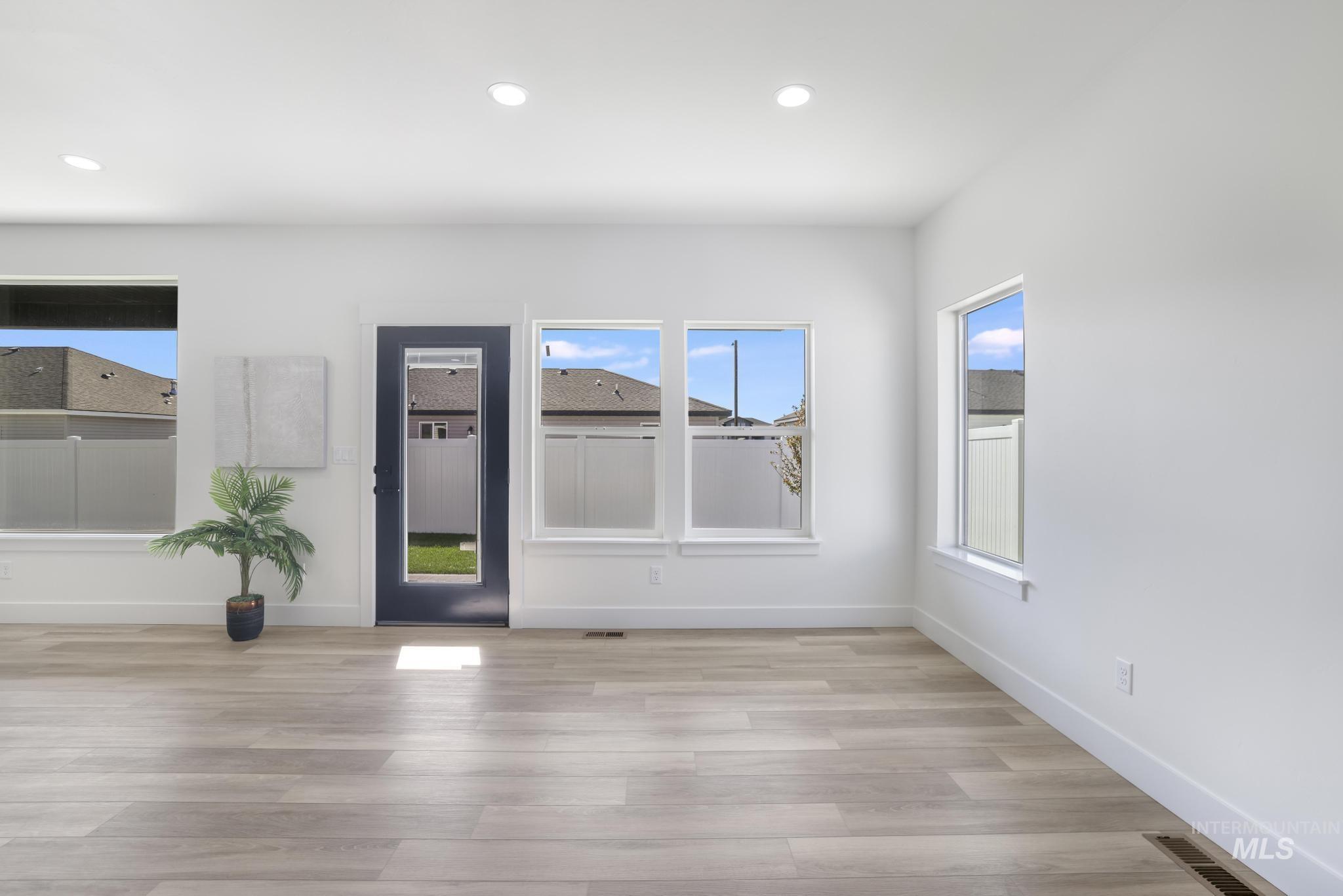 property viewer photo 11