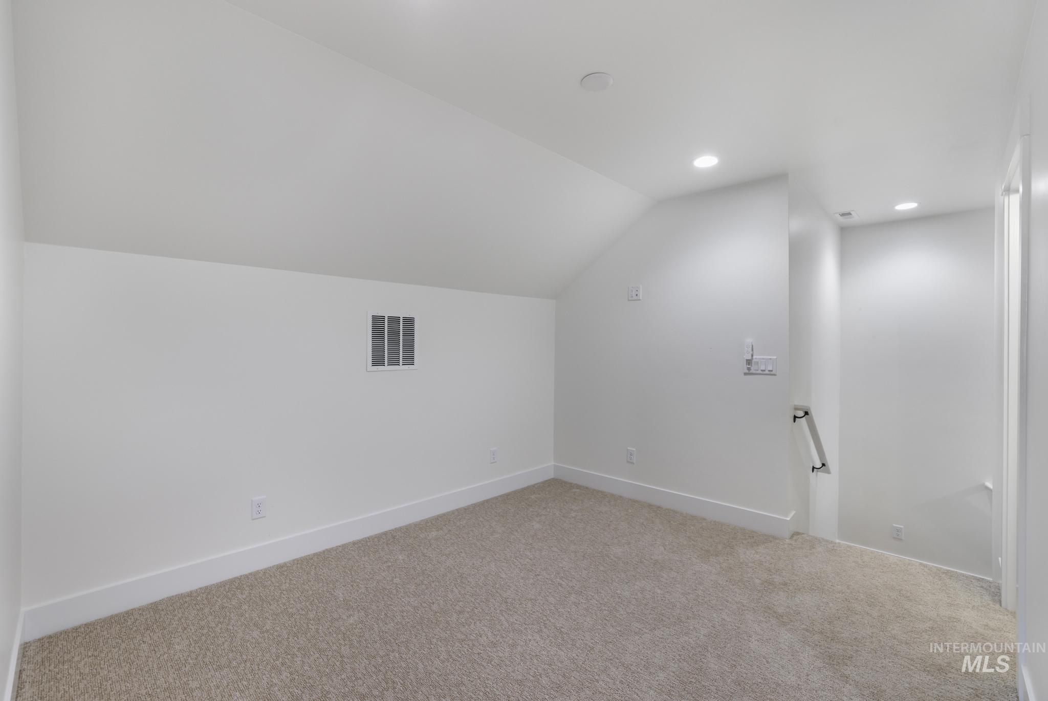 property viewer photo 16