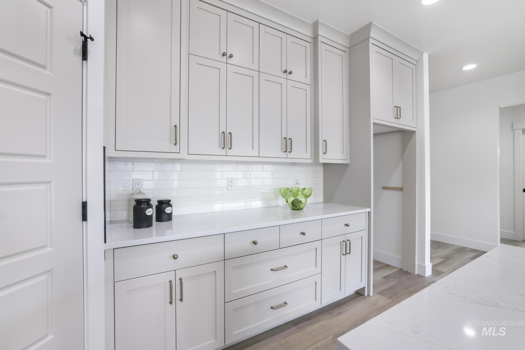 property viewer photo 6